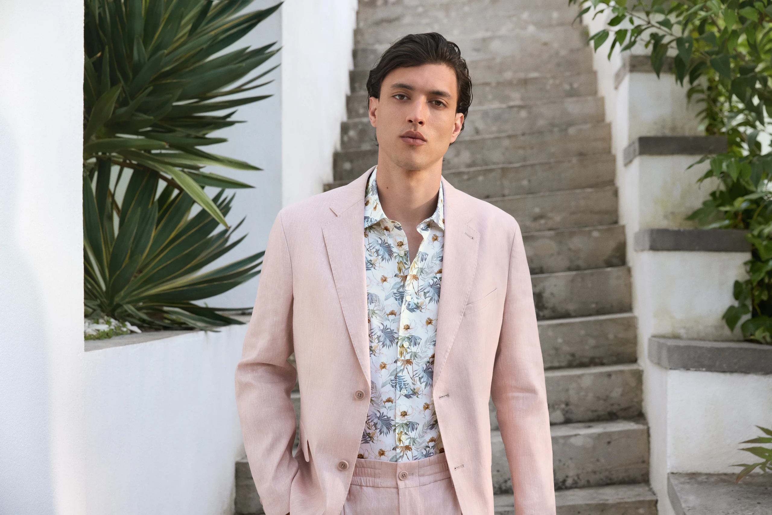 © OLYMP Blurred image background