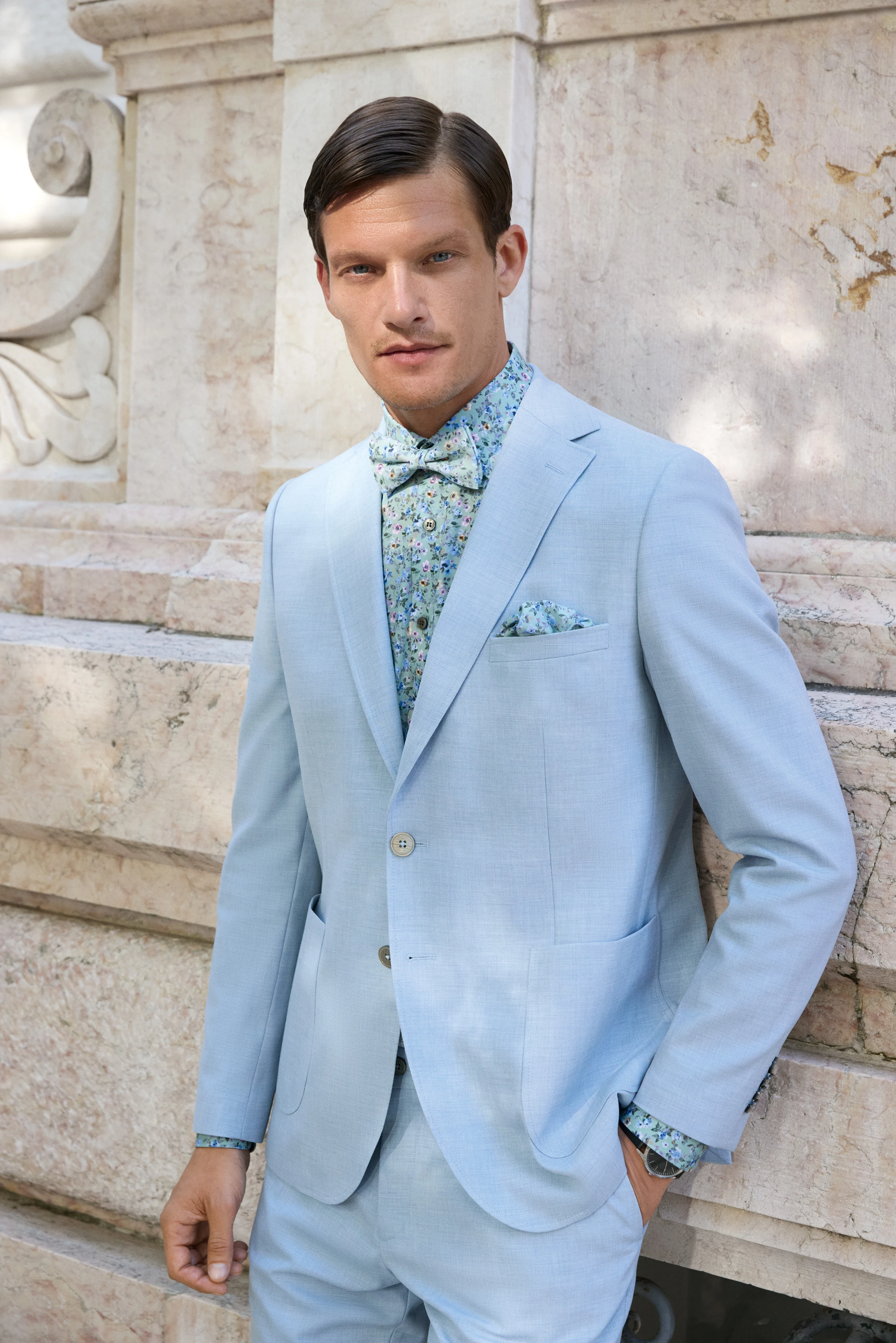 © OLYMP Blurred image background