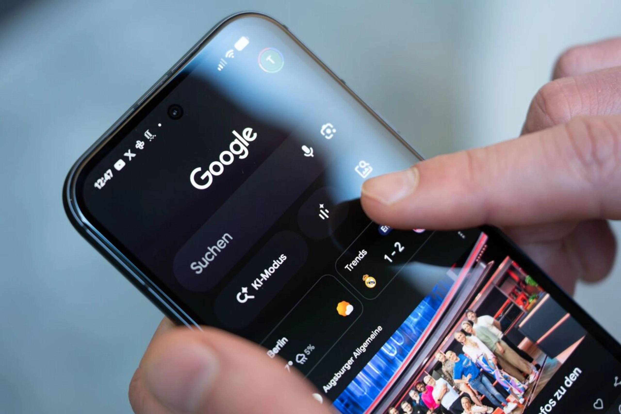 Mit der "Search Live"-Funktion kann man Suchanfragen direkt sprechen