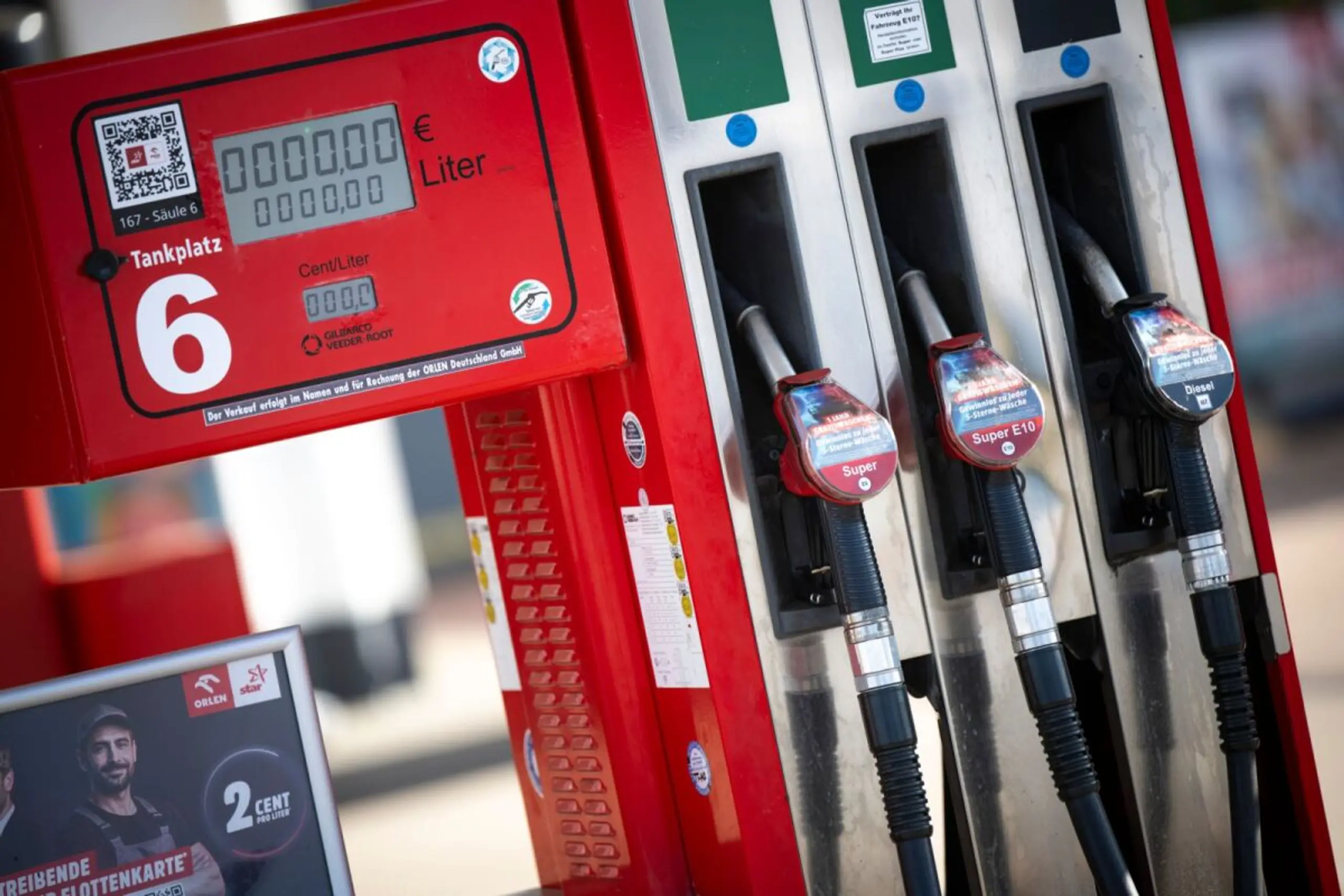 ++ ARCHIVBILD ++ Feuerpause mit Hormuz-Öffnung lässt auf Entspannung beim Tanken hoffen