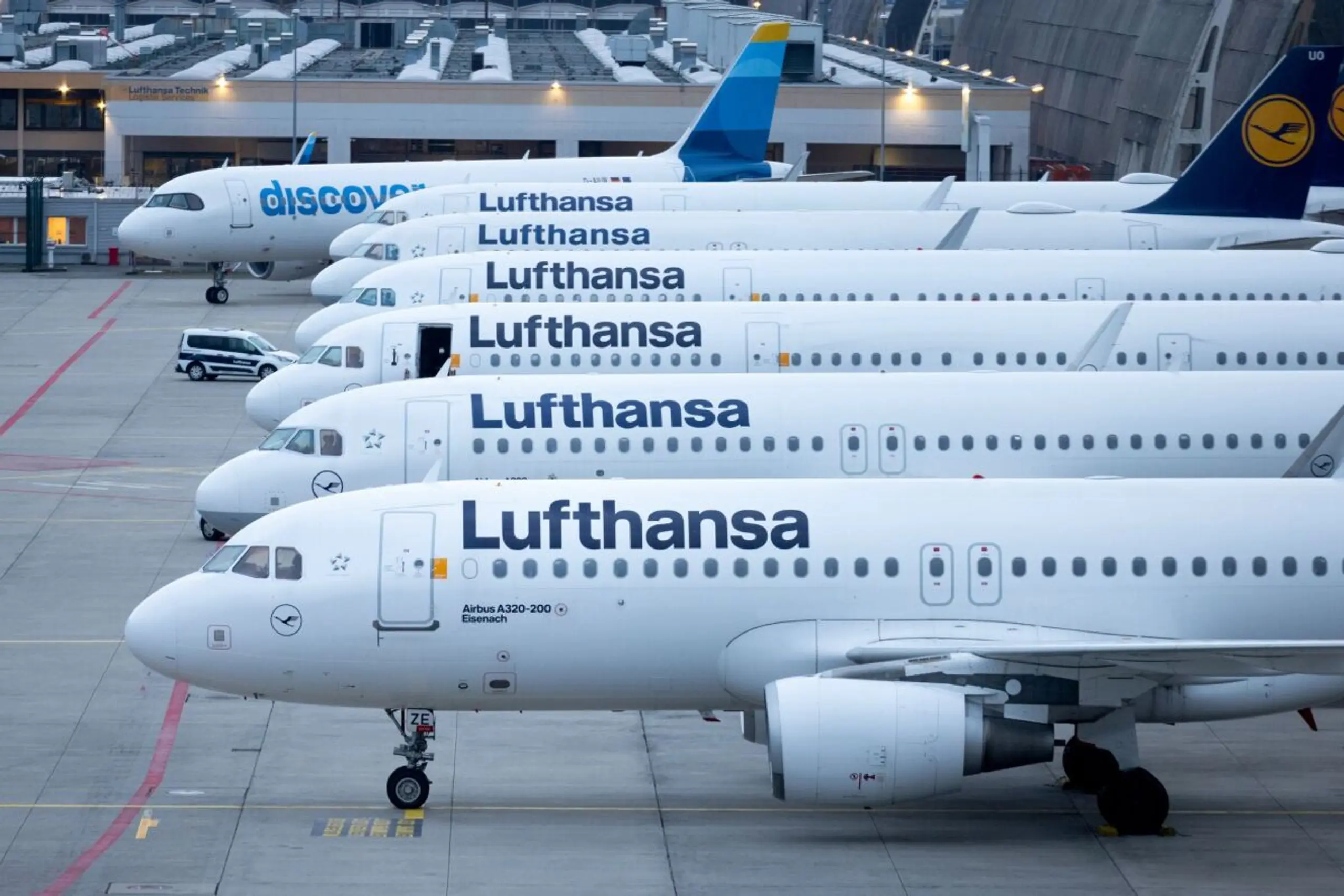 ++ ARCHIVBILD ++ Fluggäste der Lufthansa müssen sich auf Verzögerungen einstellen