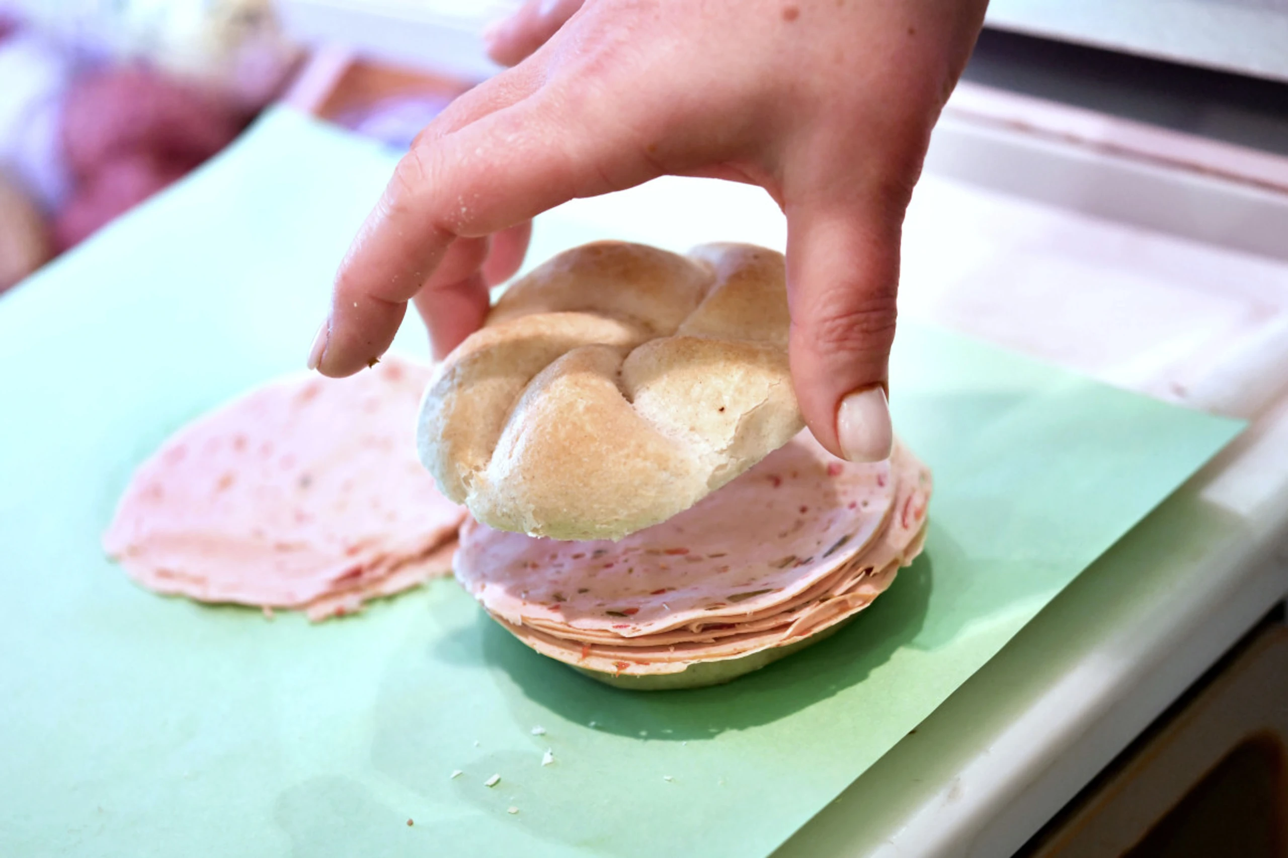 Bei Nachtarbeit wird häufiger gegessen - und nicht gerade gesünder