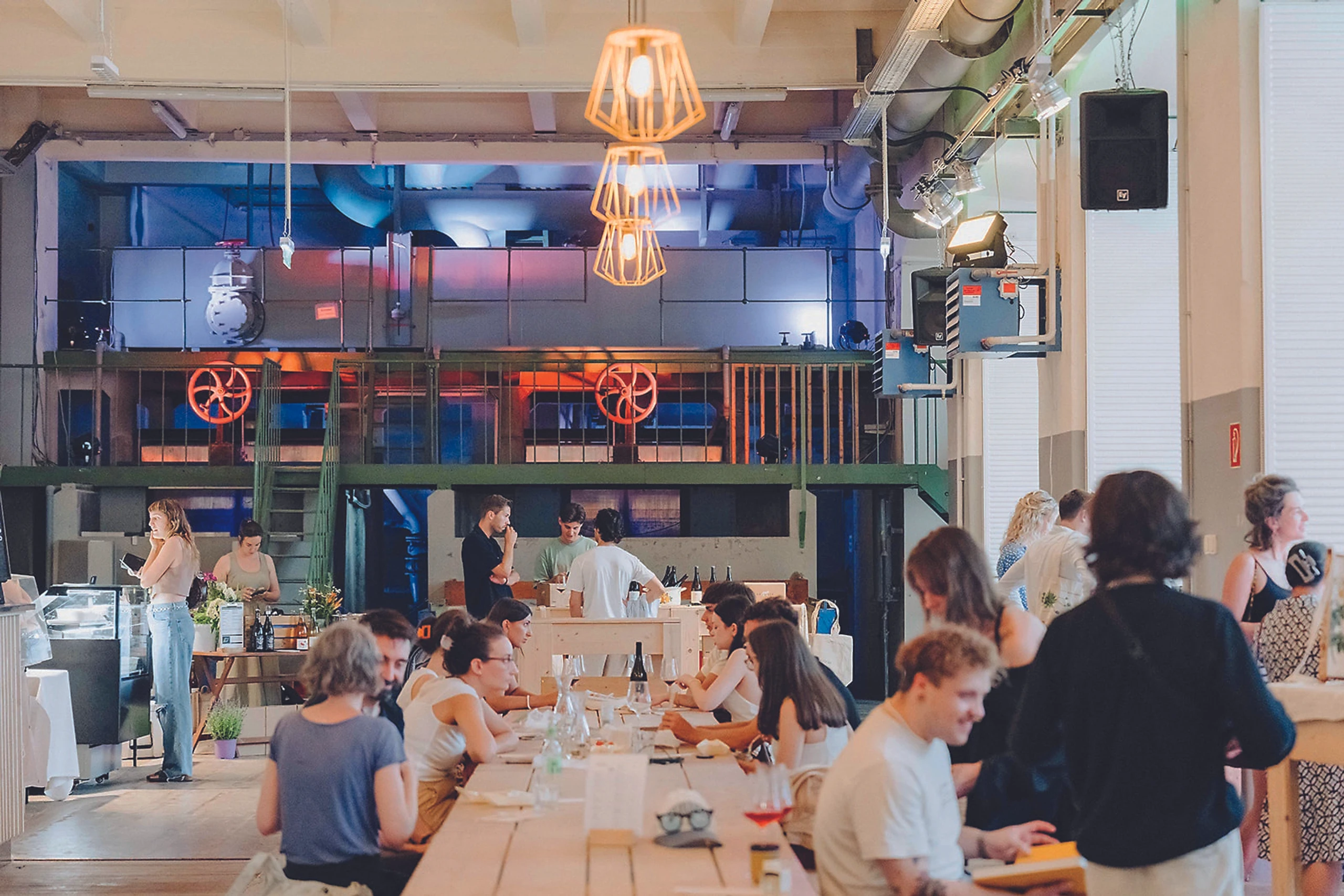 © Markus Korenjak Blurred image background