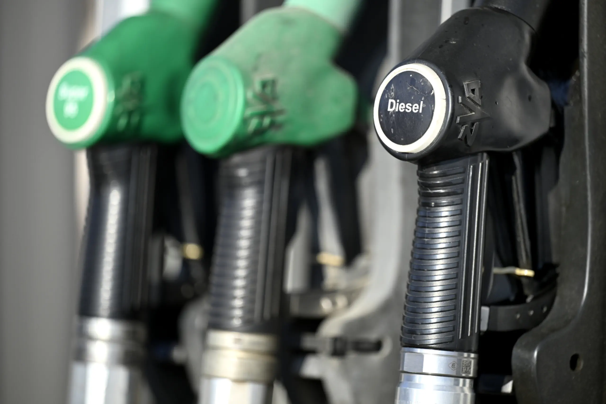 Stärkste Preisdämpfung bei großen Tankstellen-Ketten