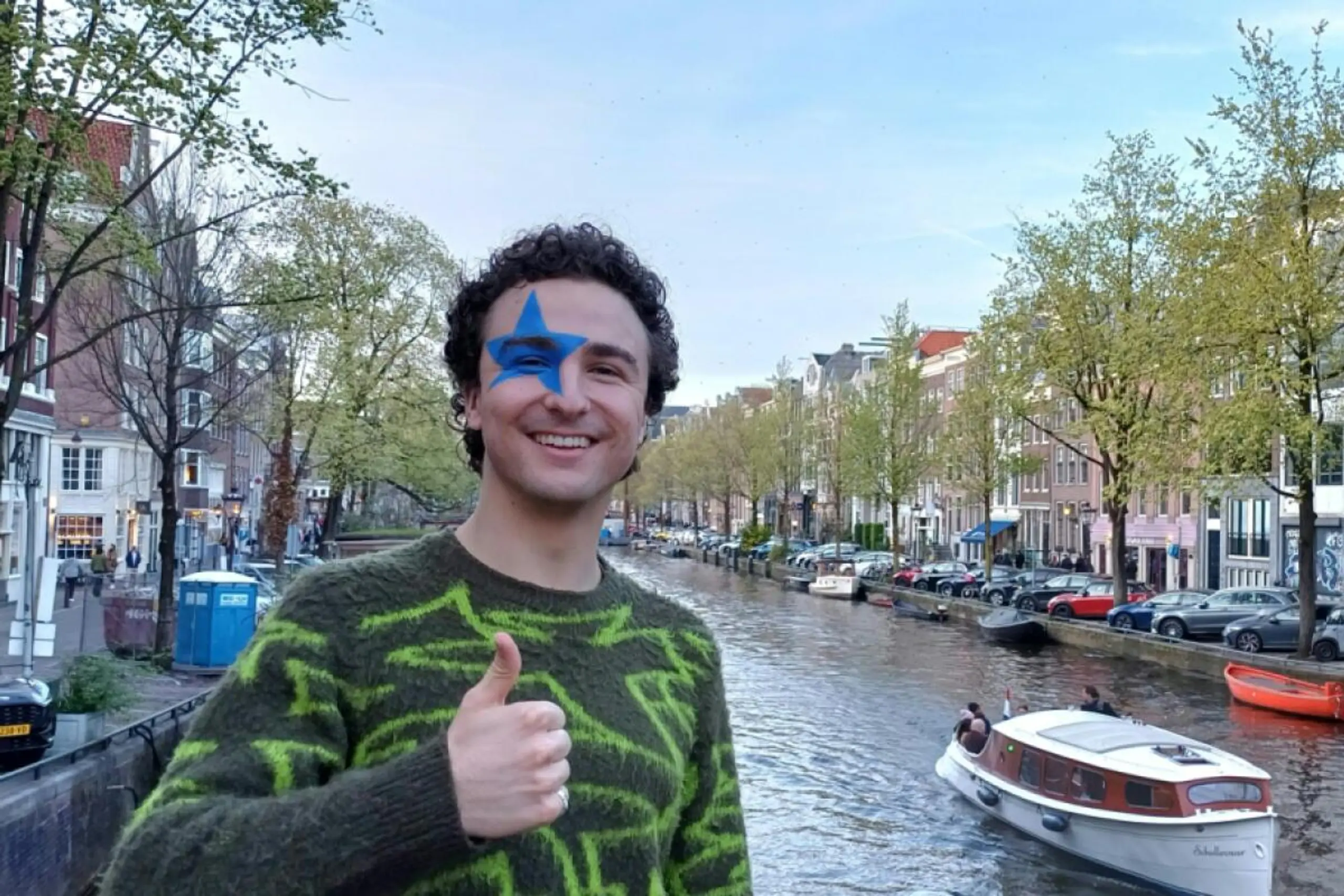 Cosmó ist auch in Amsterdam gut drauf