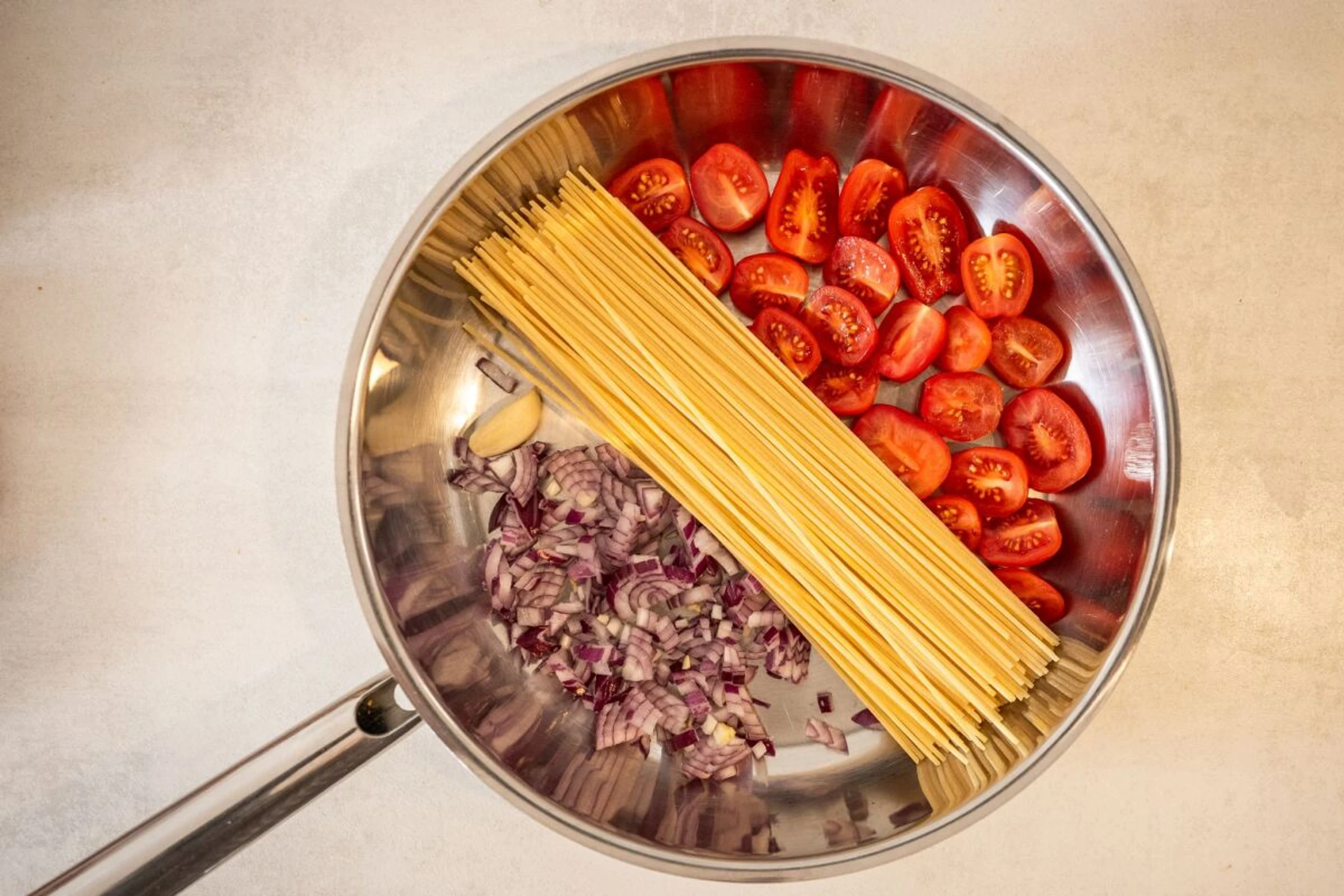 One-Pot-Gerichte kombinieren alle Zutaten in einem Topf
