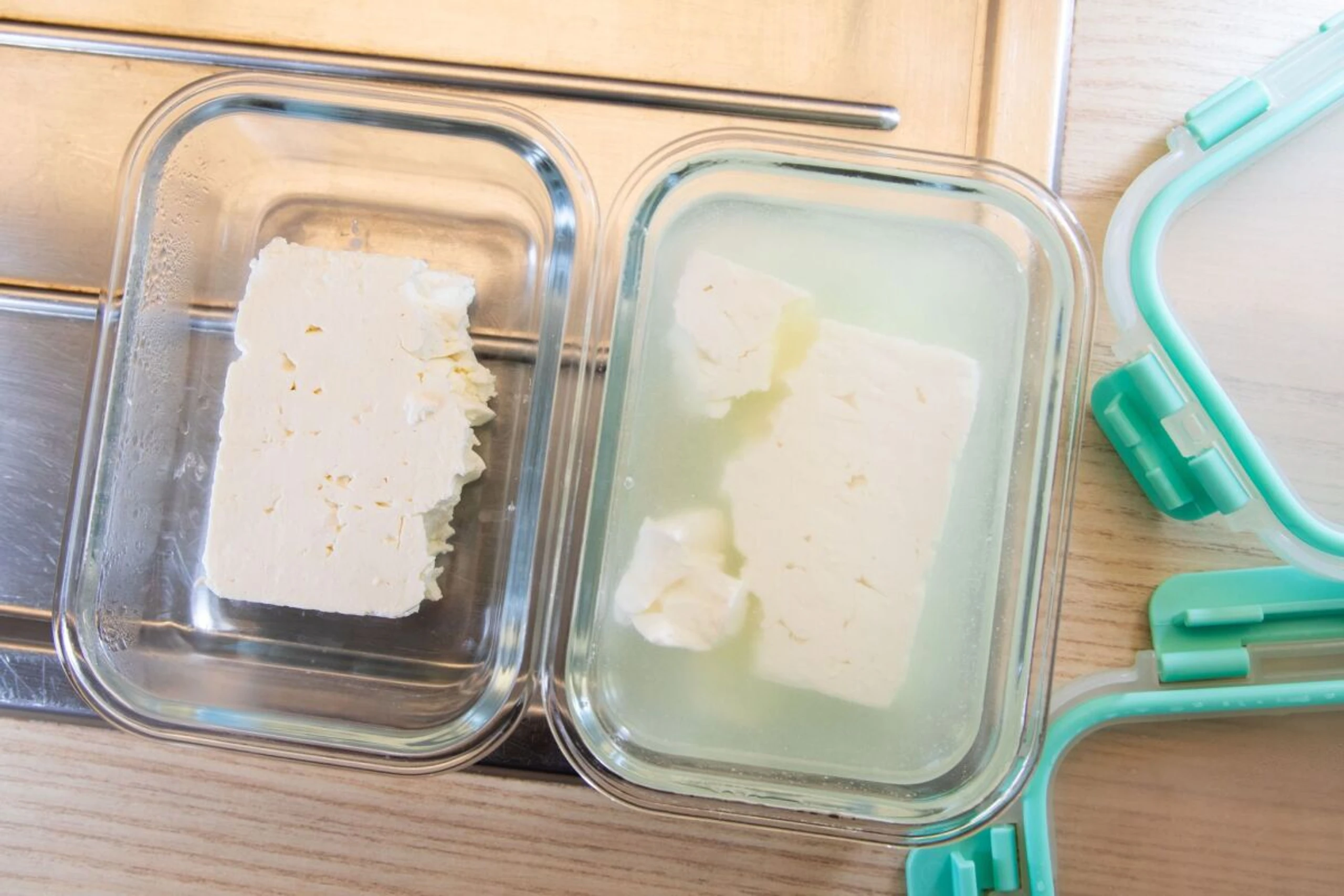 Nach zehn Tagen schmeckt der eingelegte Feta frischer