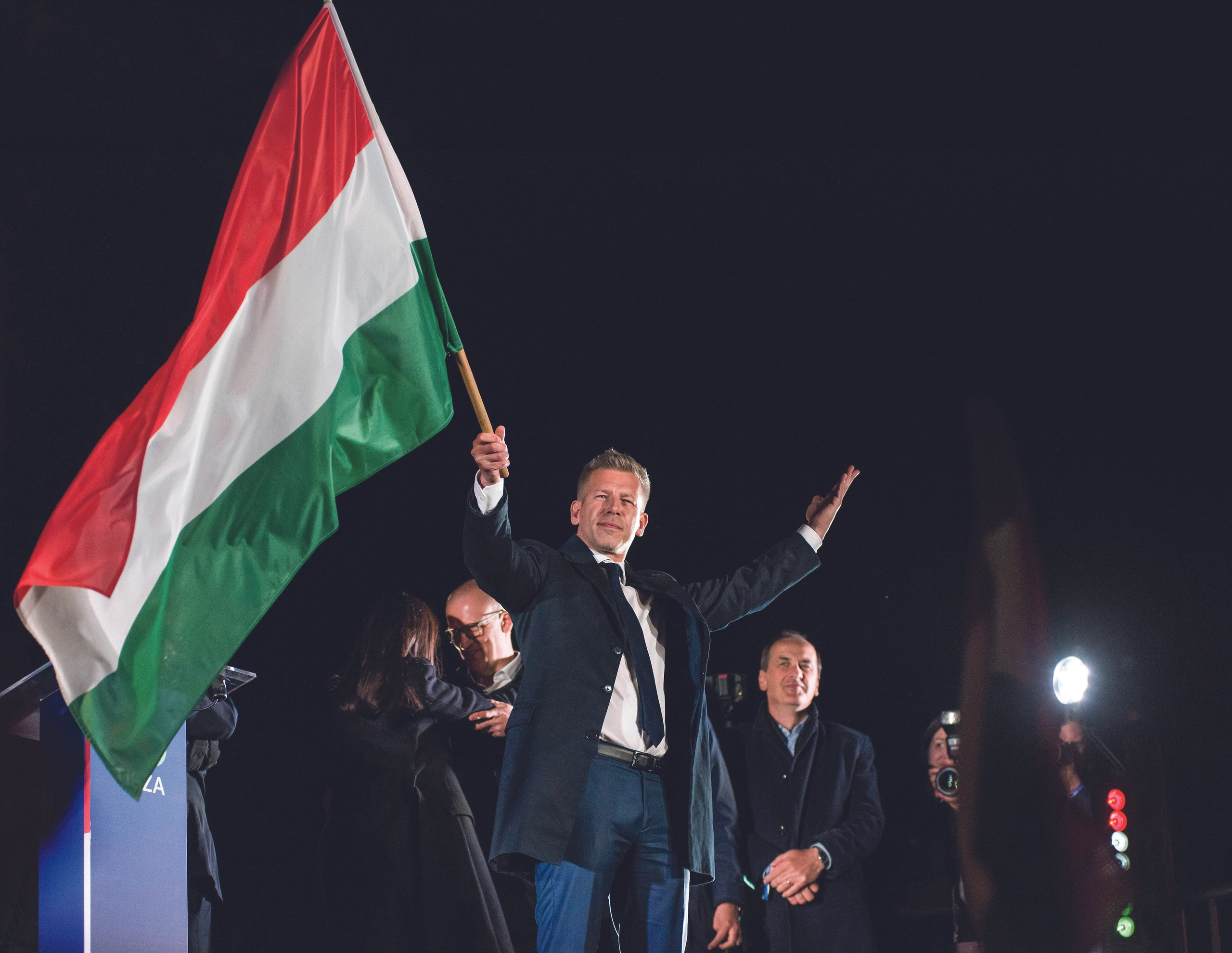 Ungarn vs. Polen: Unterschiedliche Wege zurück zur Demokratie