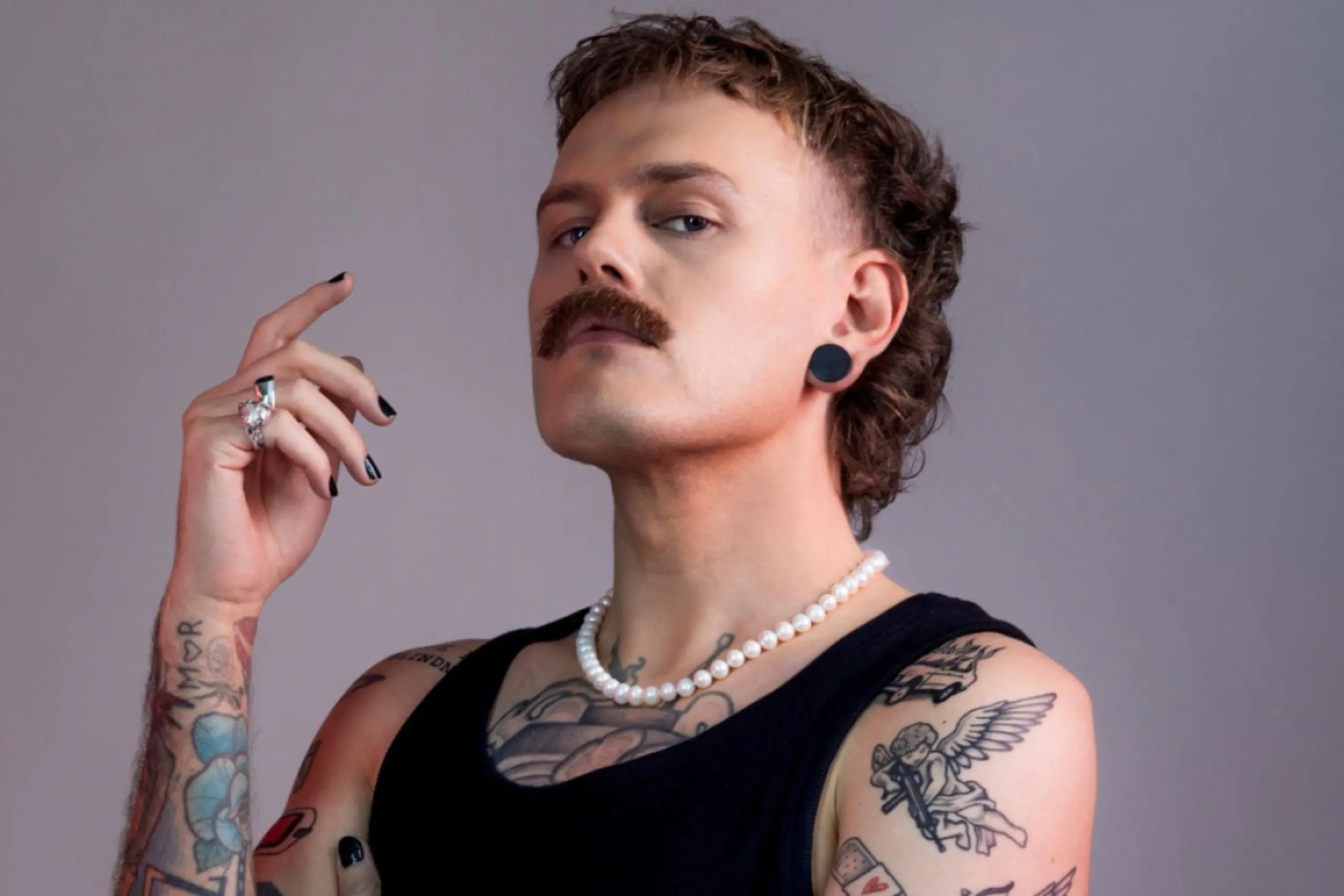 ++ HANDOUT ++ Wer wird denn gleich so ernst schauen? Jonas Lovv aus Norwegen