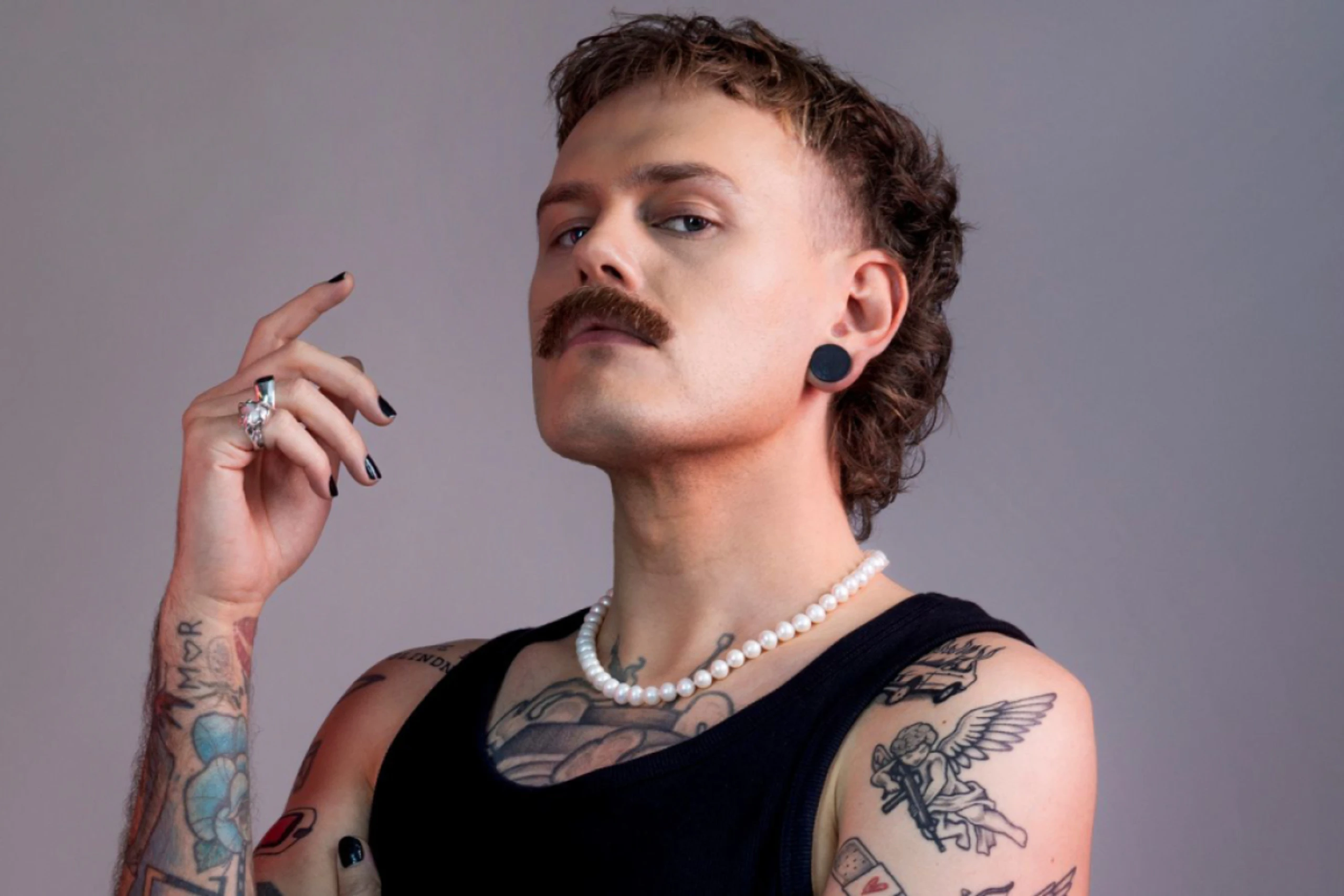 ++ HANDOUT ++ Wer wird denn gleich so ernst schauen? Jonas Lovv aus Norwegen