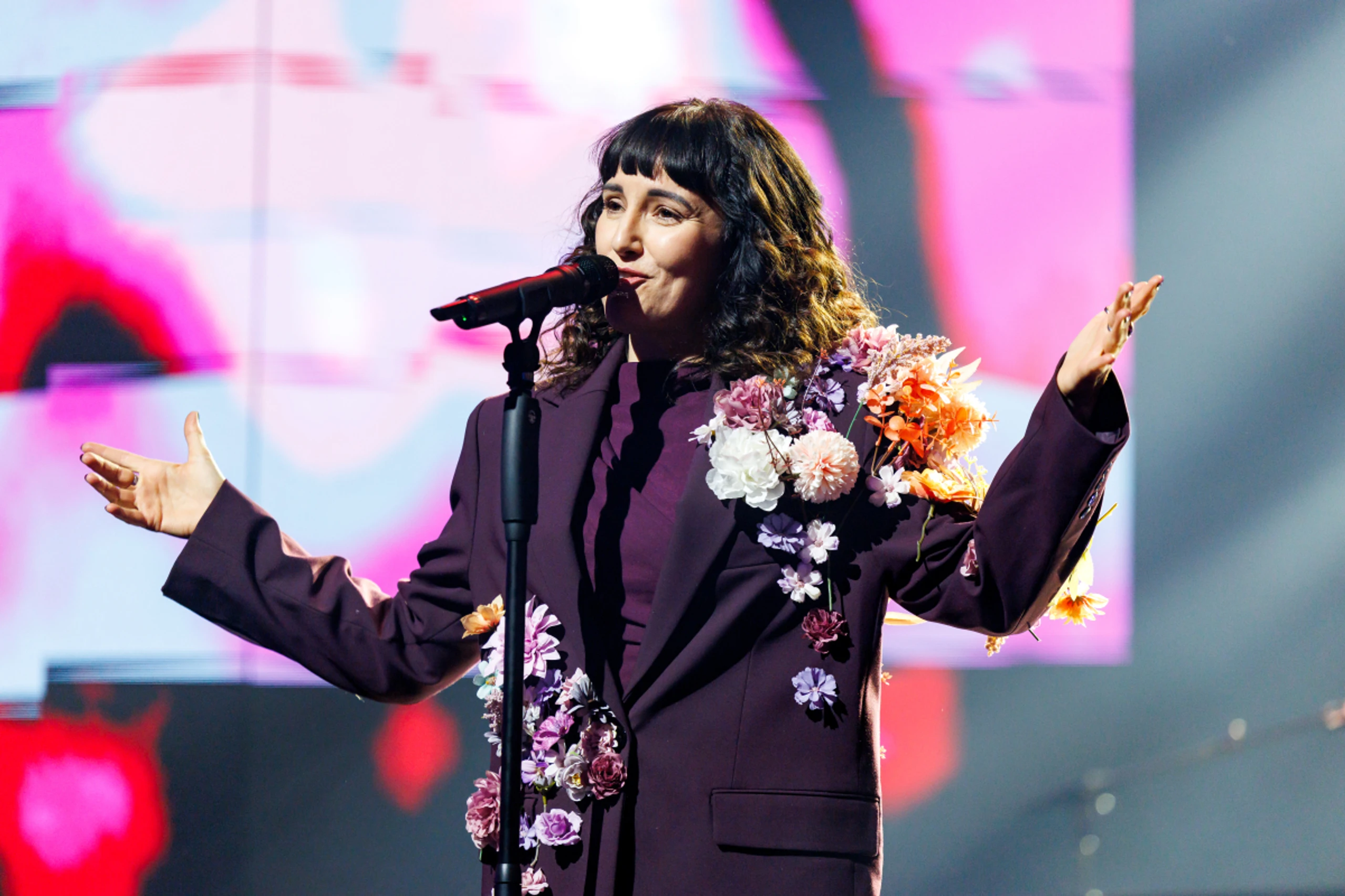 Ina Regens neues Album nach einer Krise soll "menscheln"