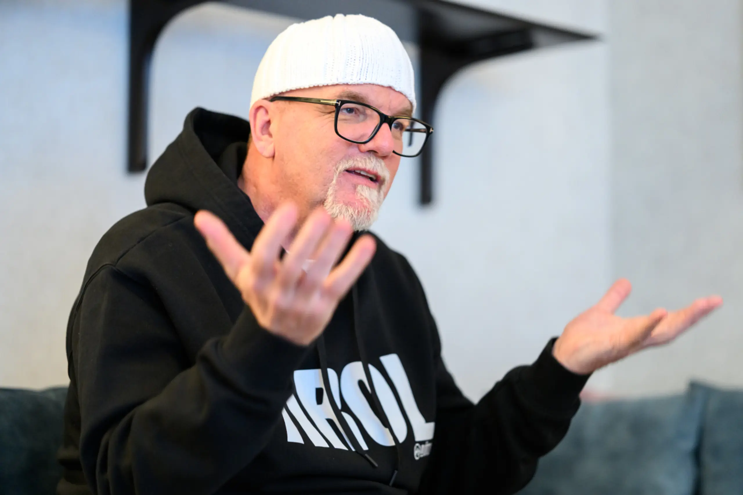 DJ Ötzi hat an seiner Stimme gearbeitet und Depeche Mode gecovert