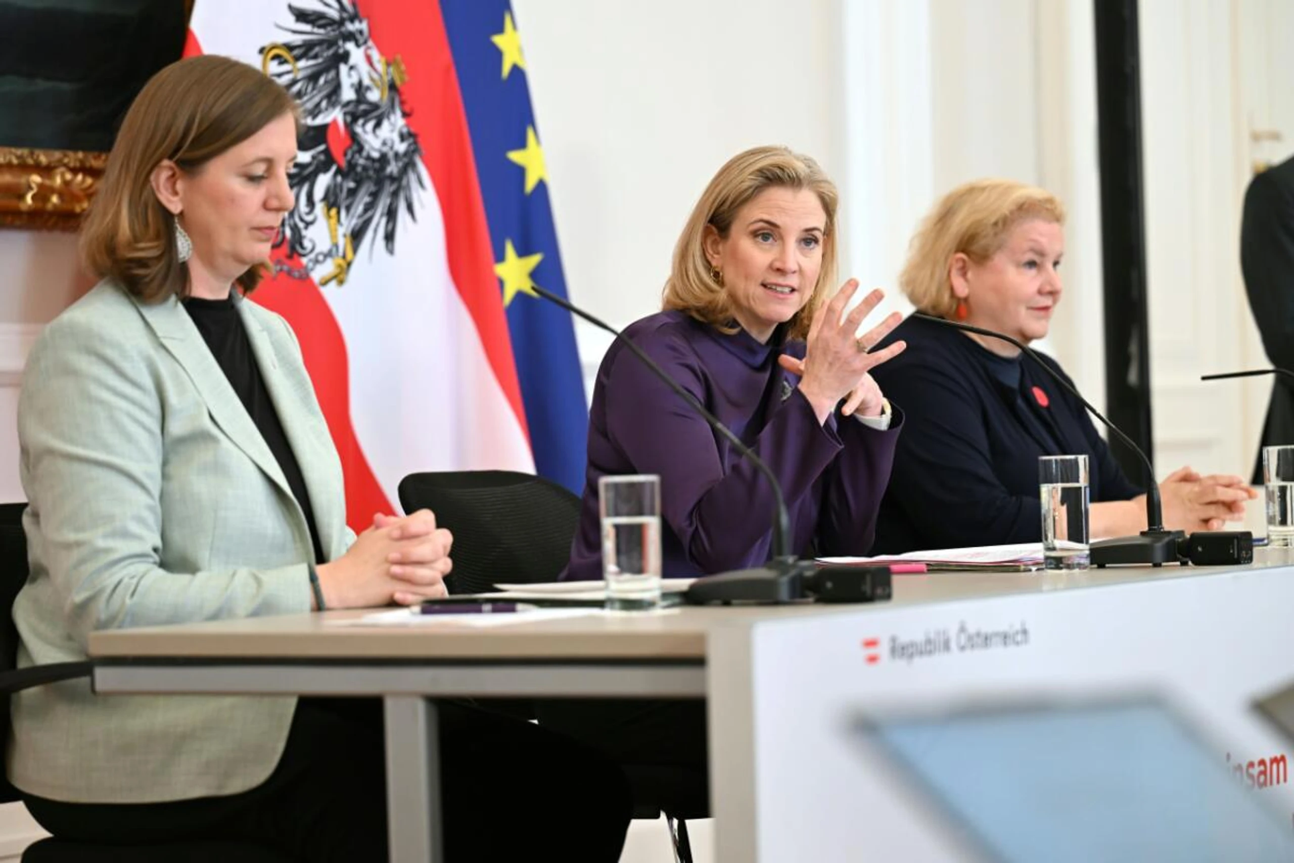 NEOS-Chefin Meinl-Reisinger ortet Paradigmenwechsel