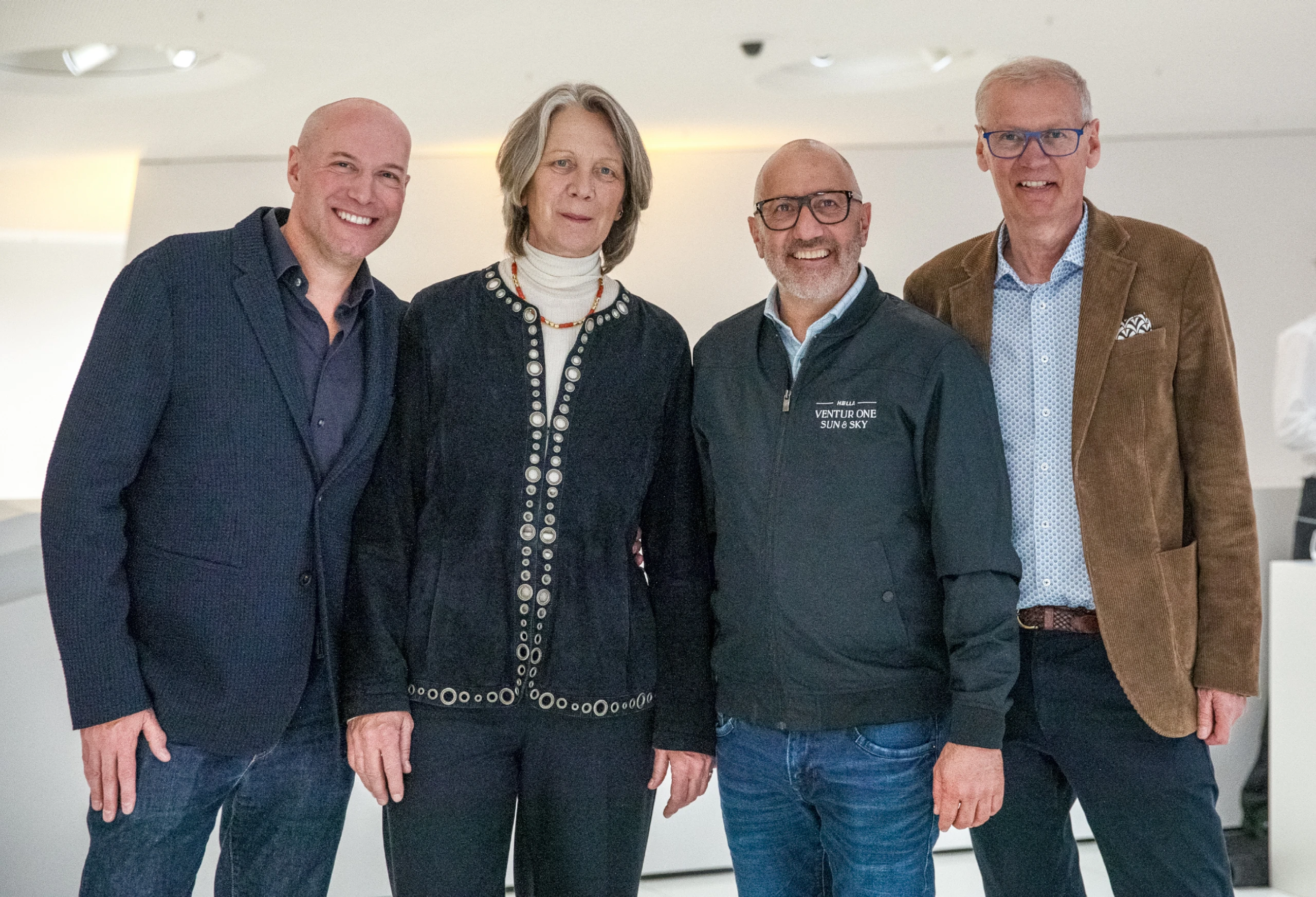 Hella zeigt neues Lamellendach Ventur im Porsche Museum