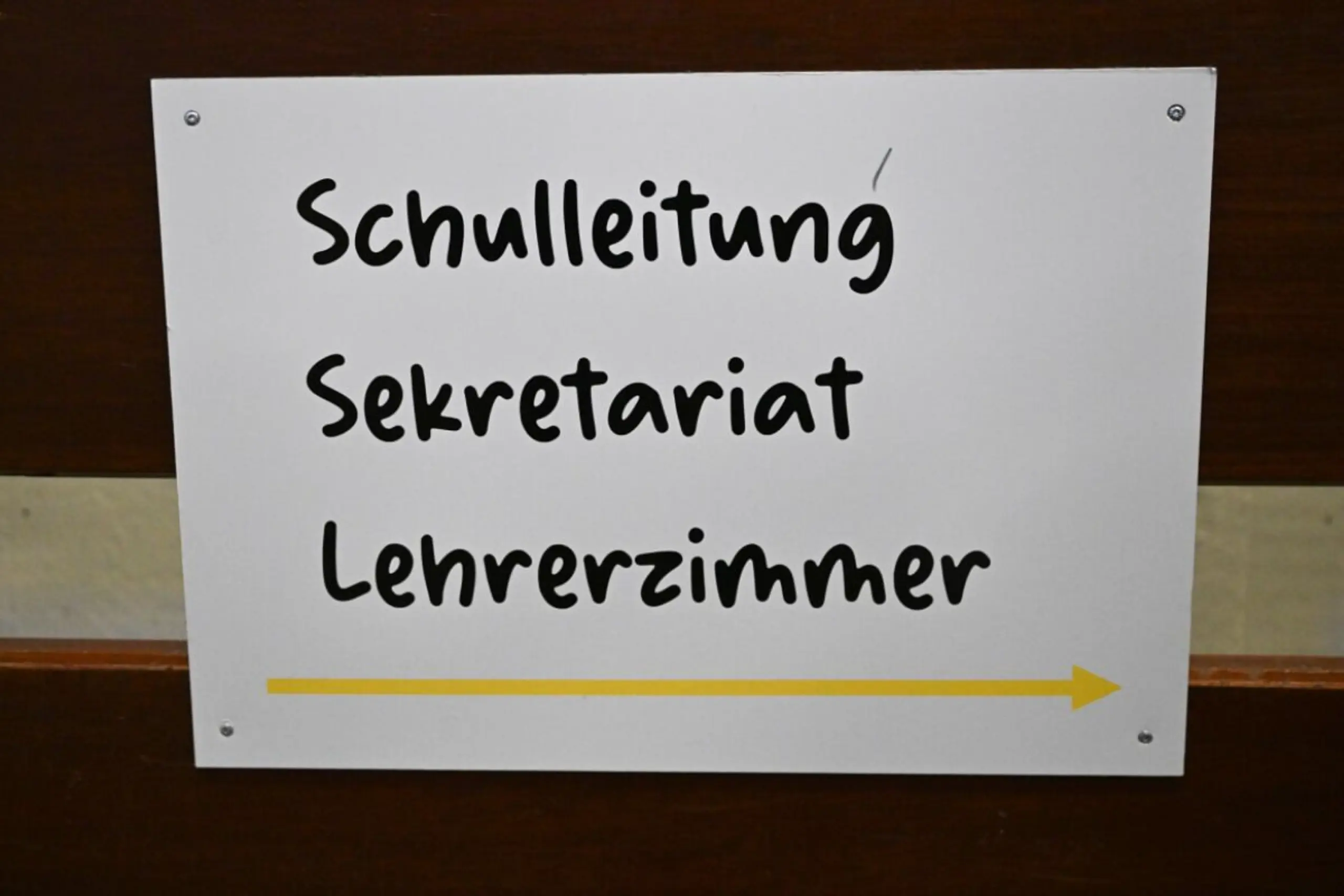 ++ ARCHIVBILD ++ Erleichterung für die Schulen