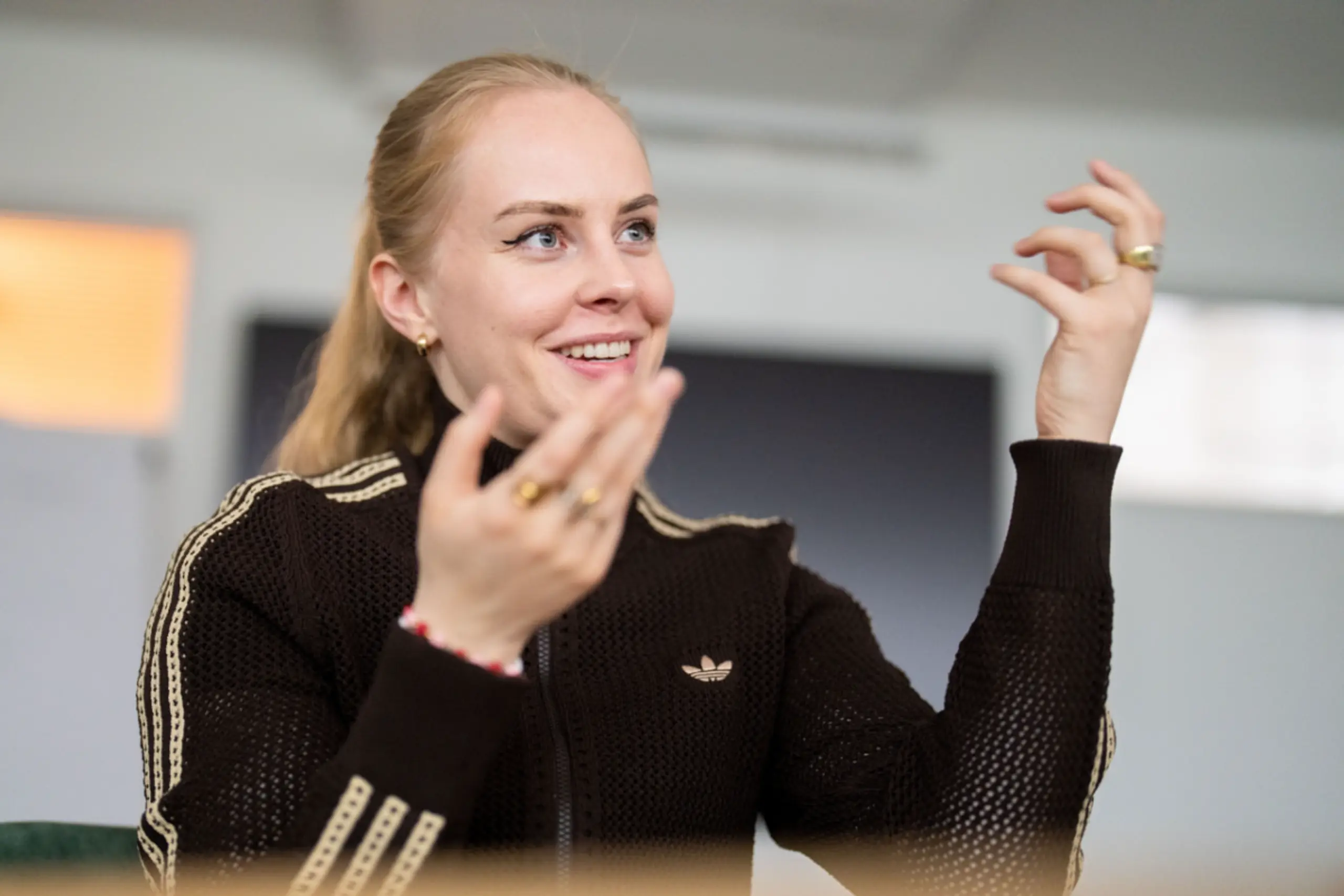 Lyrik-Künstlerin und Bestseller-Autorin Clara Lösel positioniert sich klar