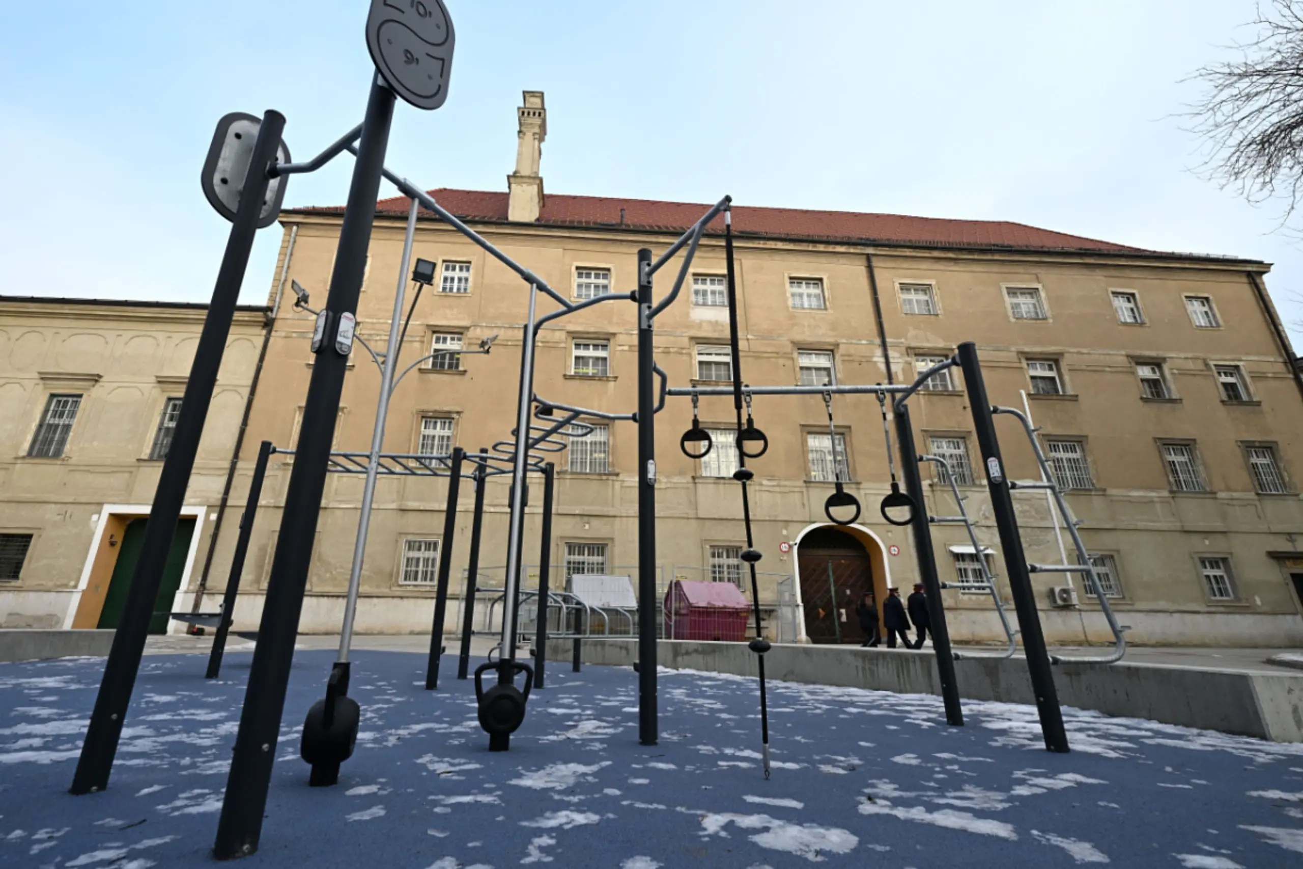 Der Sporthof in der JA Münnichplatz bleibt ohne Personal ungenützt