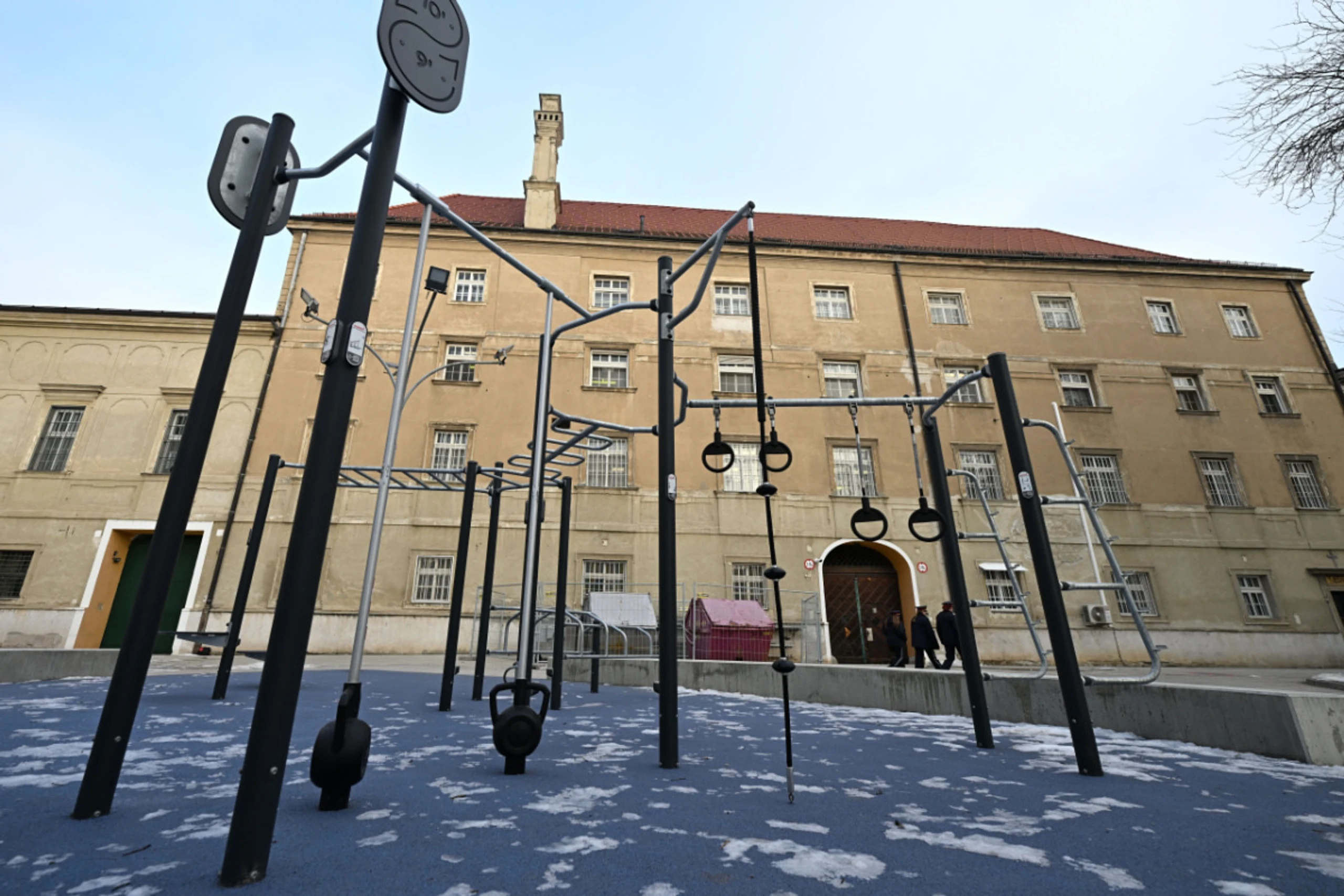 Der Sporthof in der JA Münnichplatz bleibt ohne Personal ungenützt