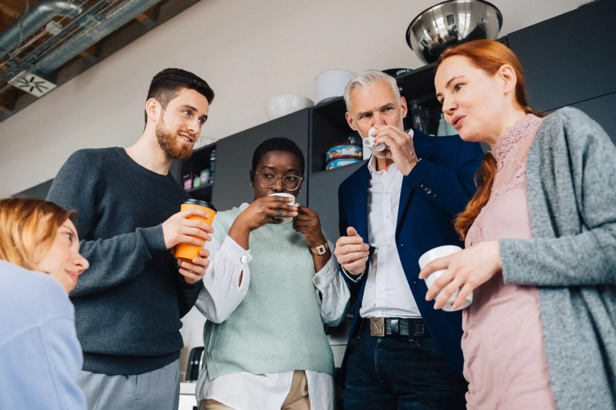 Neid im Job kann Ansporn sein, aber auch in Missgunst umschlagen