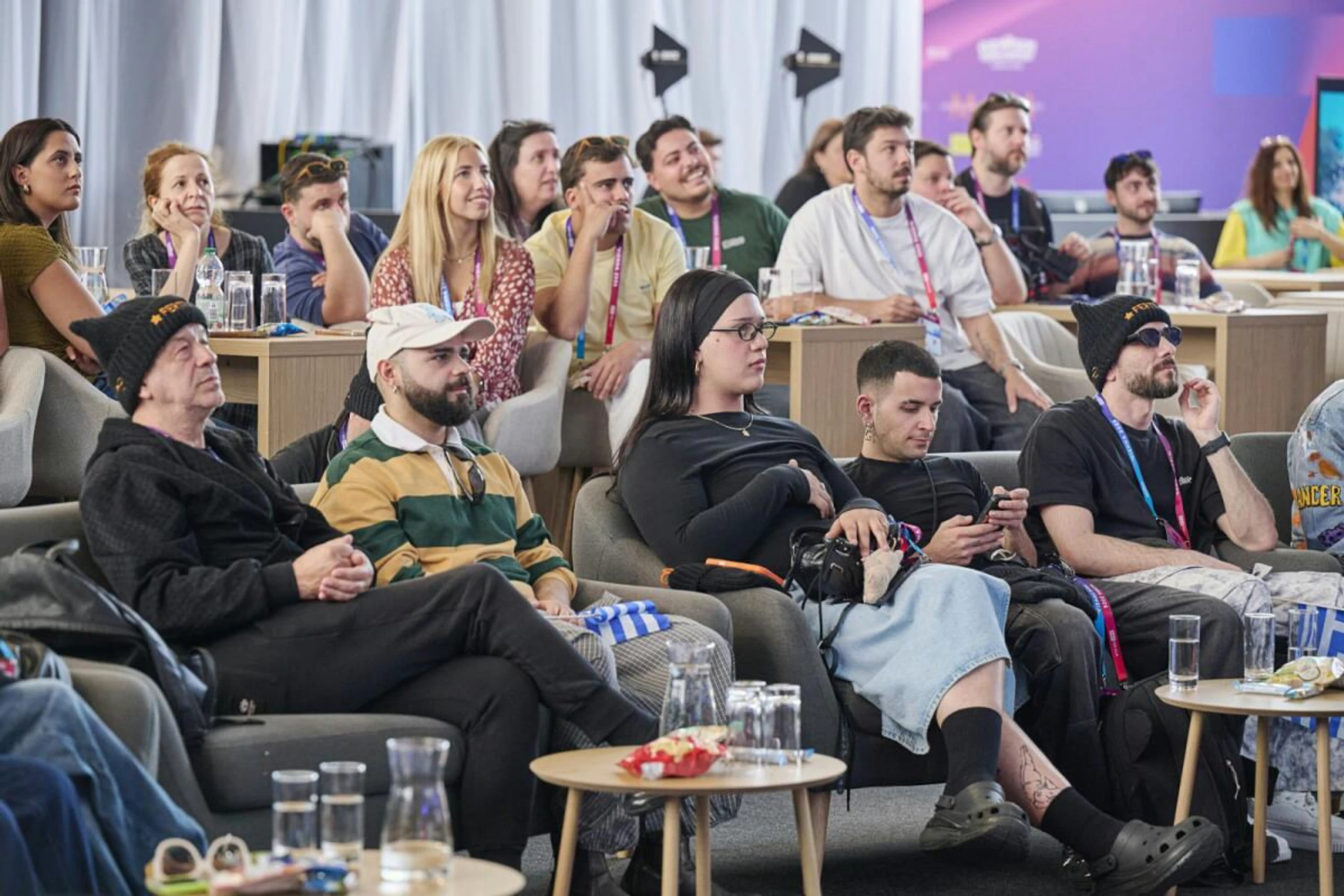 Erste Delegationen in der Wiener Stadthalle