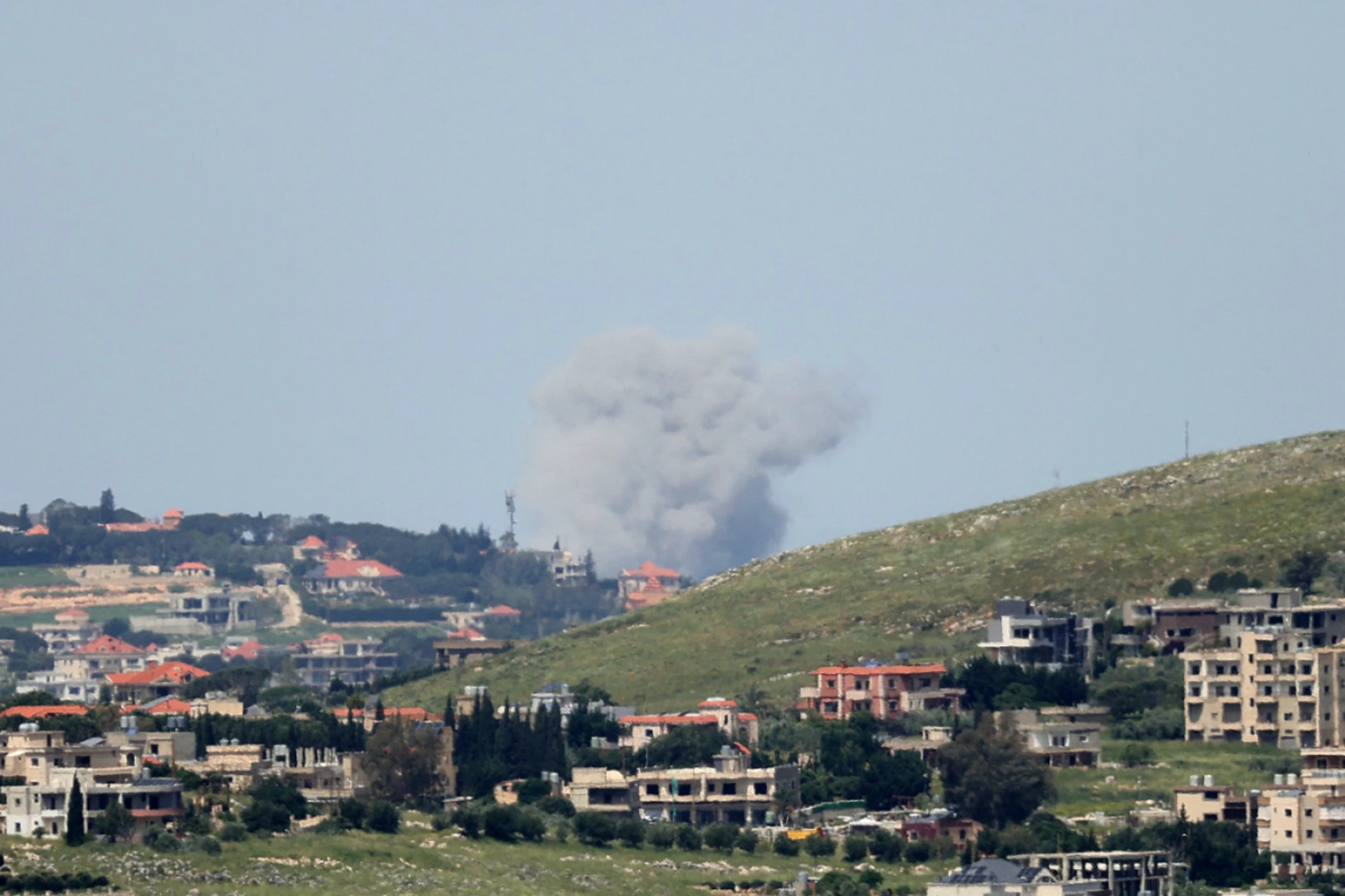 Rauch steigt auf nach israelischem Angriff im Süden des Libanon
