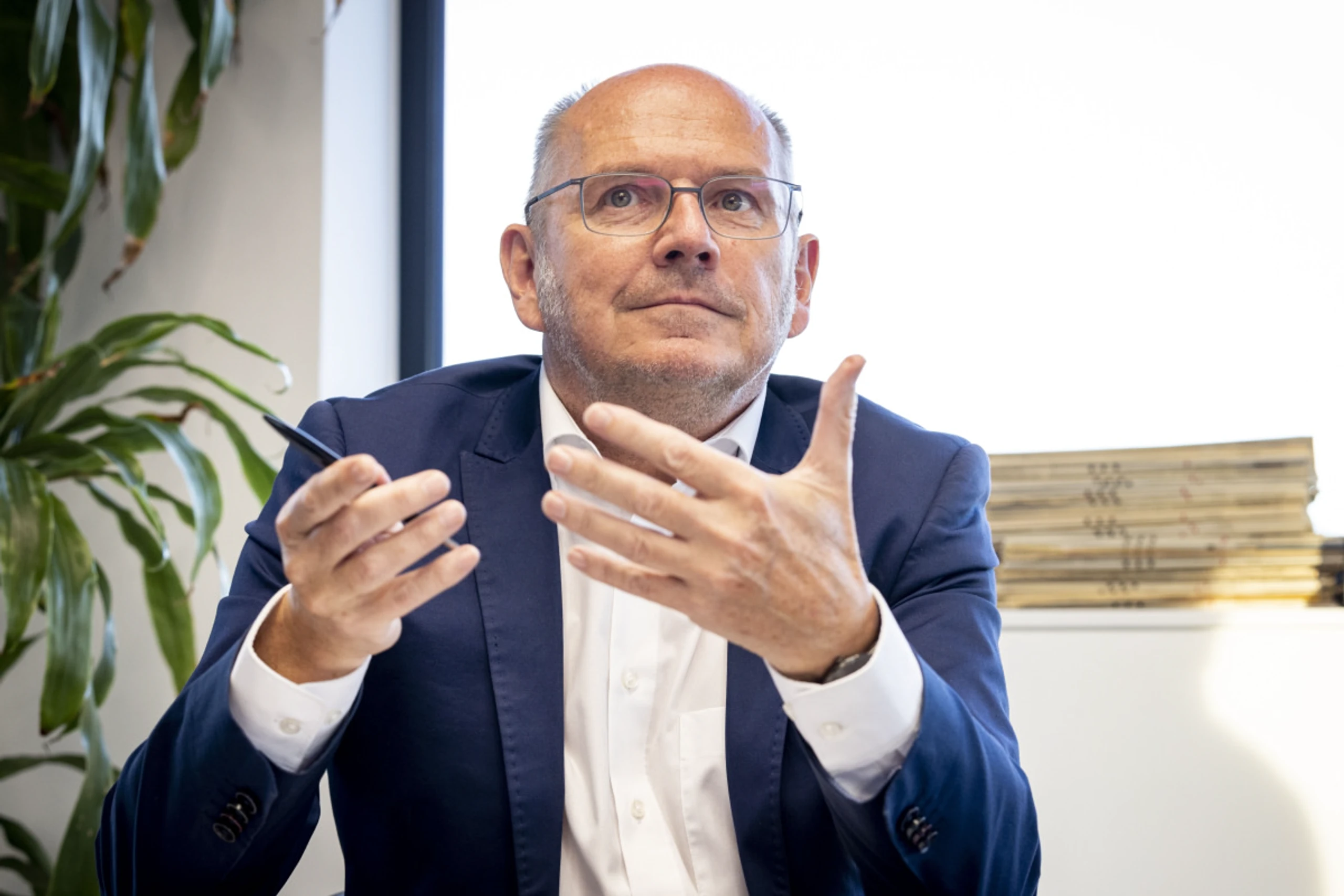 Ferdinand Wegscheider präsentiert die Sendung "Der Wegscheider"
