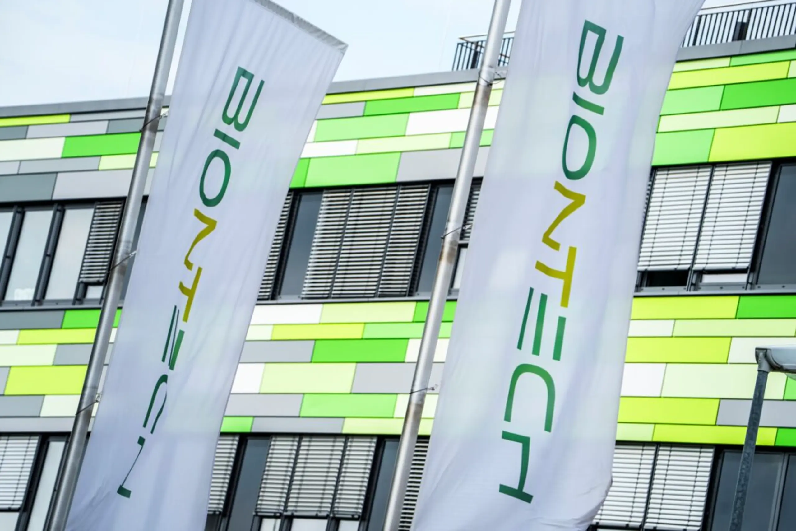 BioNTech streicht bis zu 1.860 Stellen in Deutschland