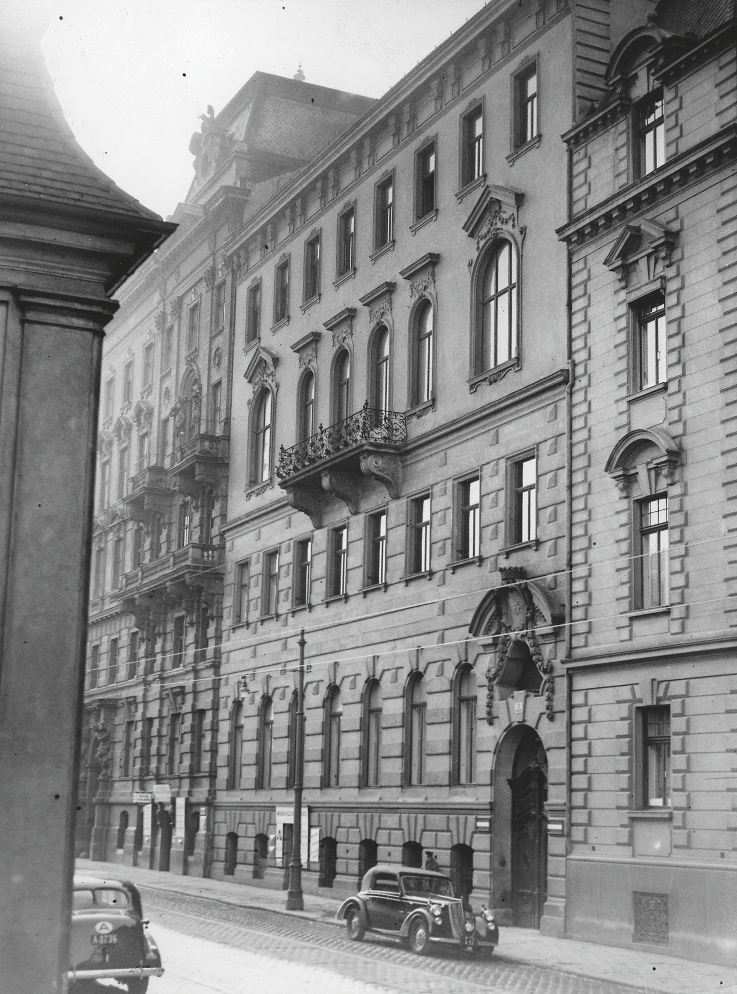 © APA-Images / brandstaetter images / Austrian Archives Blurred image background