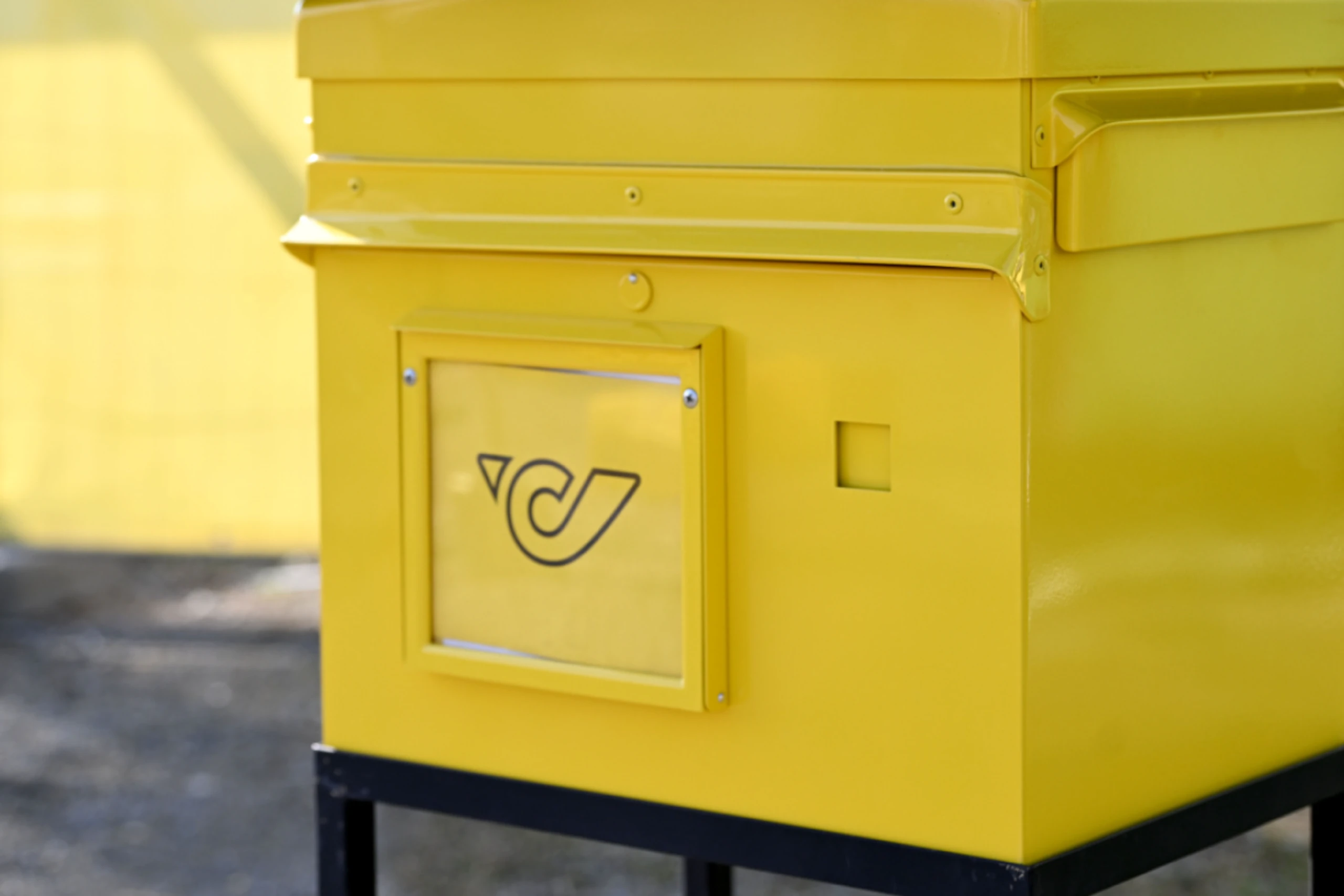Das Briefgeschäft der Post geht weiter zurück
