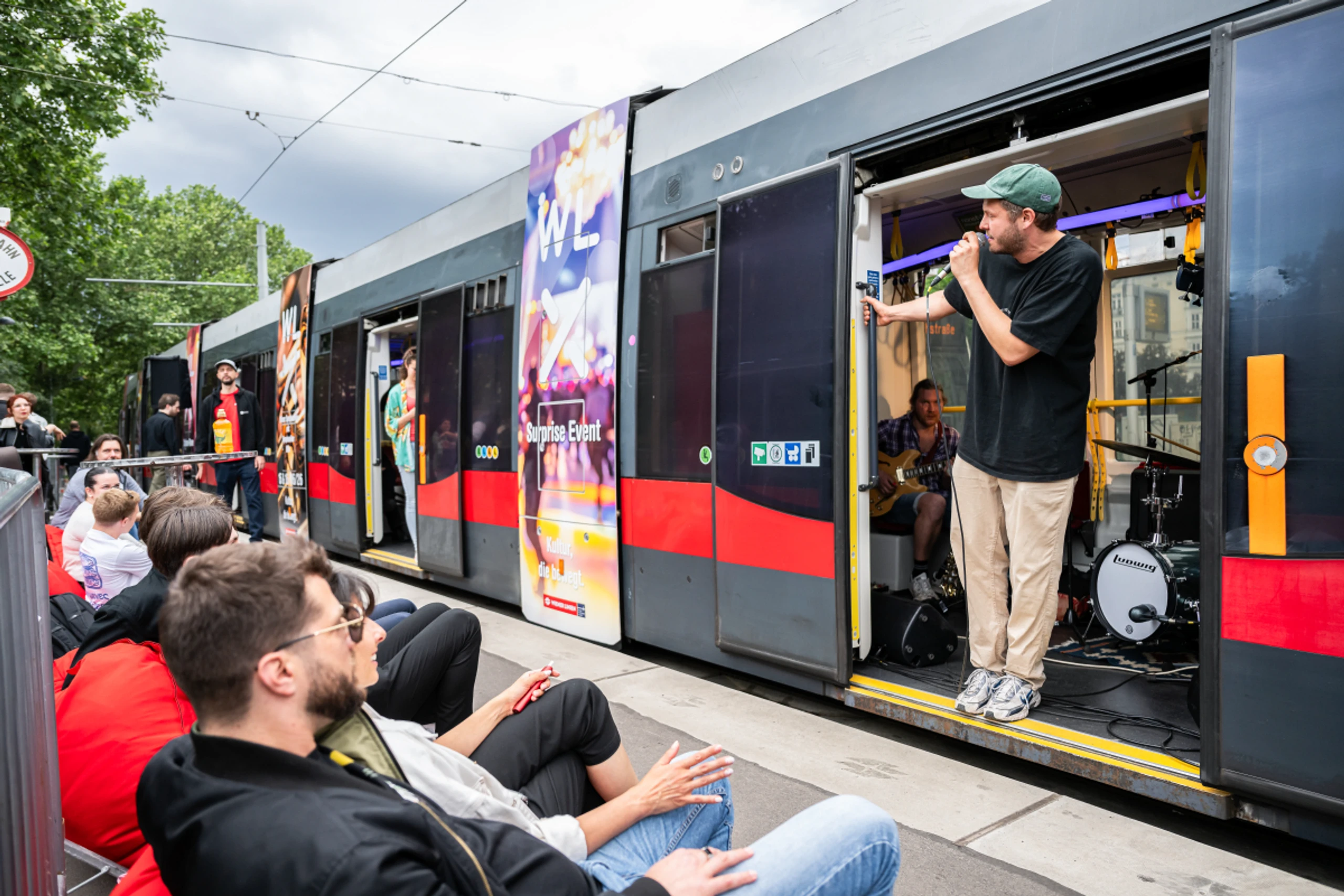 Straßenbahn als "ESC-Sound-Lounge"
