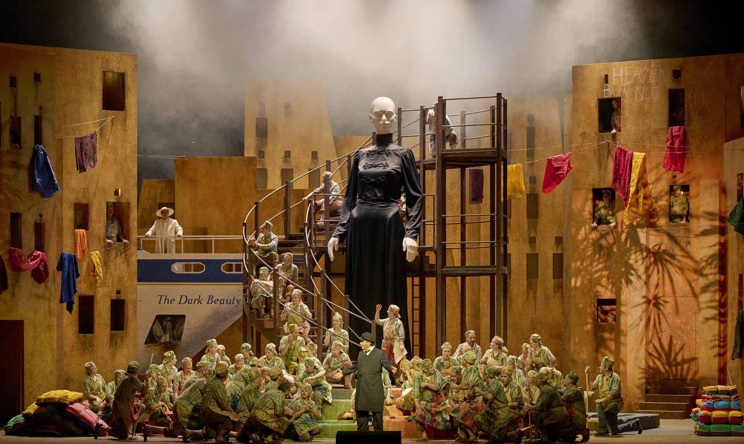 © Staatsoper / Michael Pöhn Blurred image background