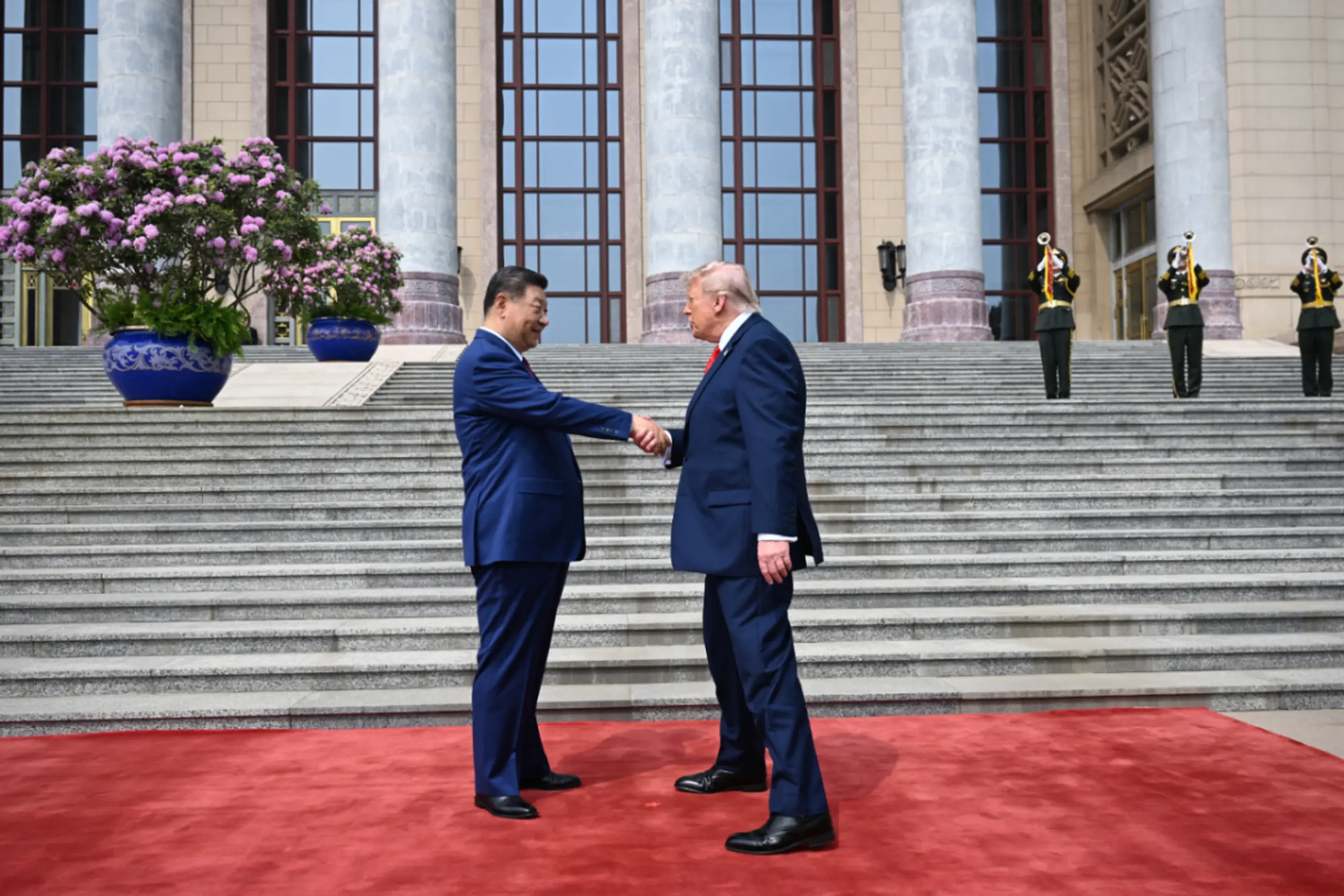 Chinas Präsident Xi begrüßt seinen US-Amtskollegen Trump