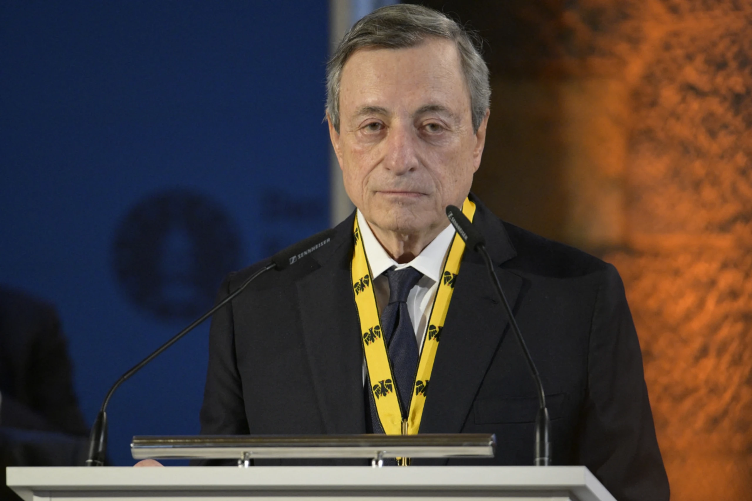 Der italienische Finanzexperte bei seiner Ehrung