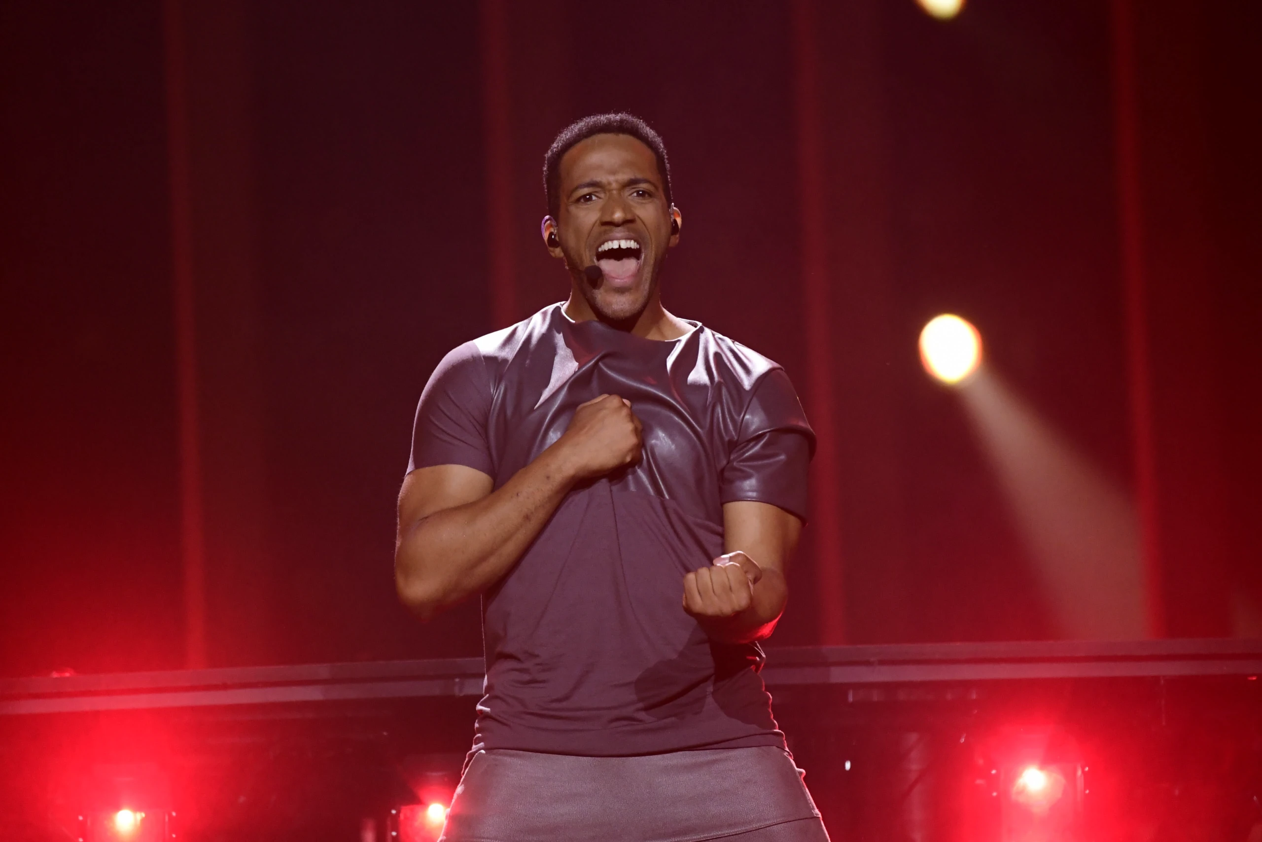 Wer ist Cesár Sampson?
