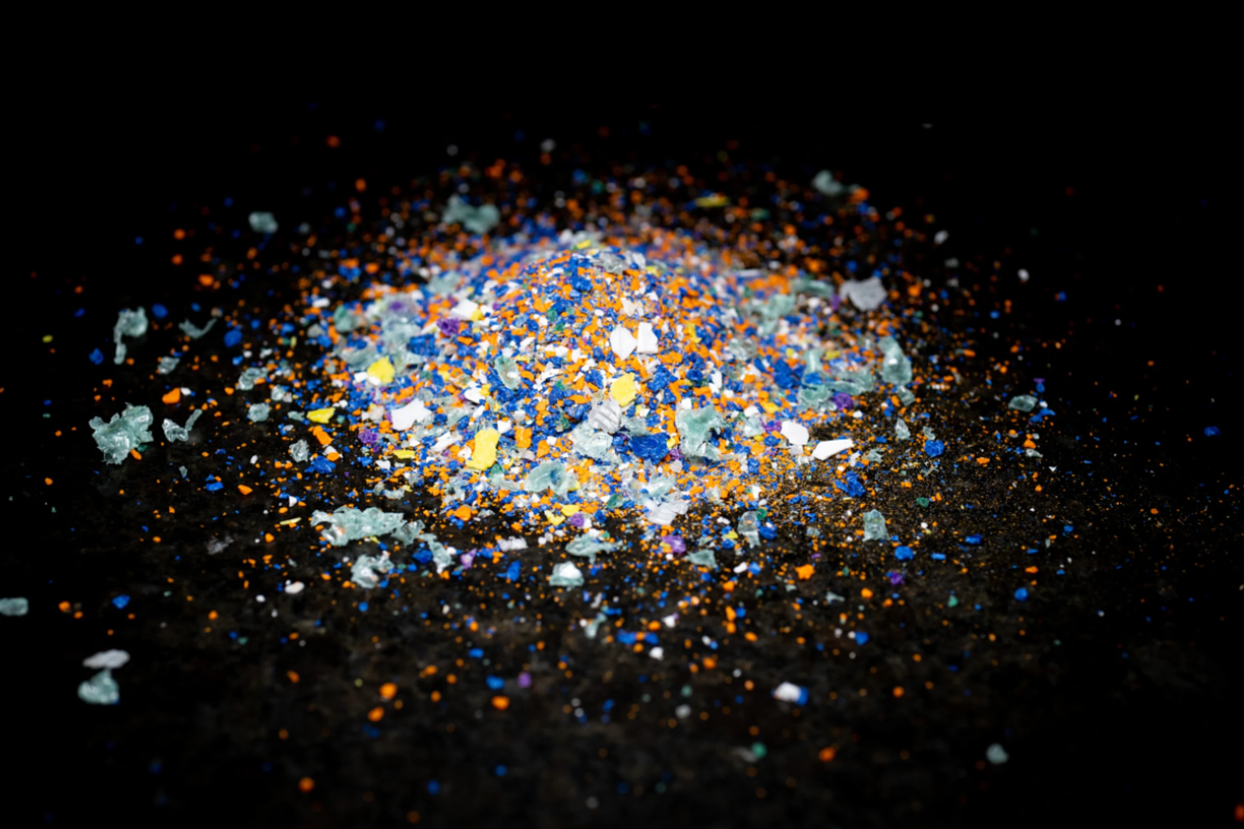 Mikroplastik hält sich besonders lange in der Natur