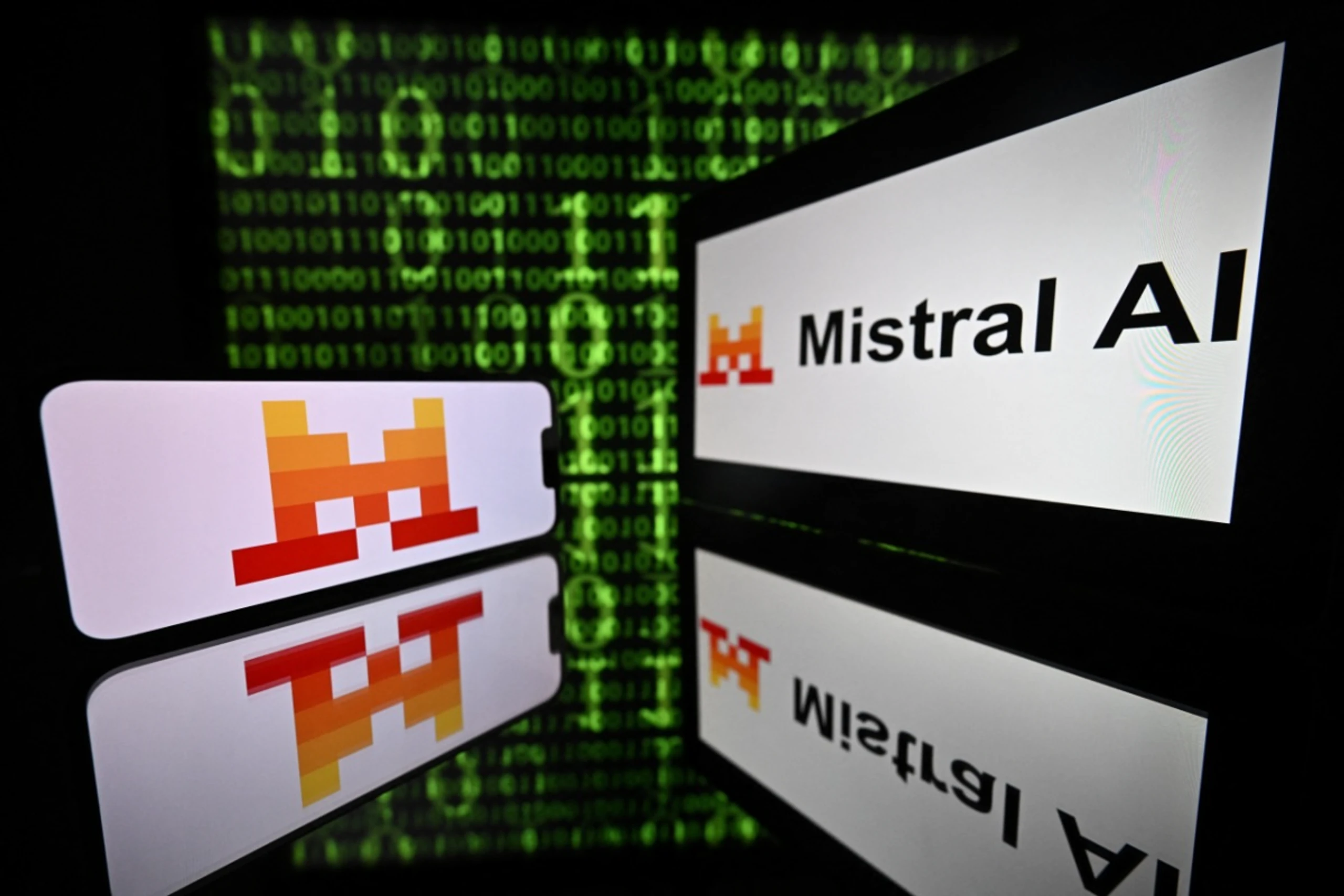 Mistral AI aus Frankreich kauft Linzer Emmi AI.