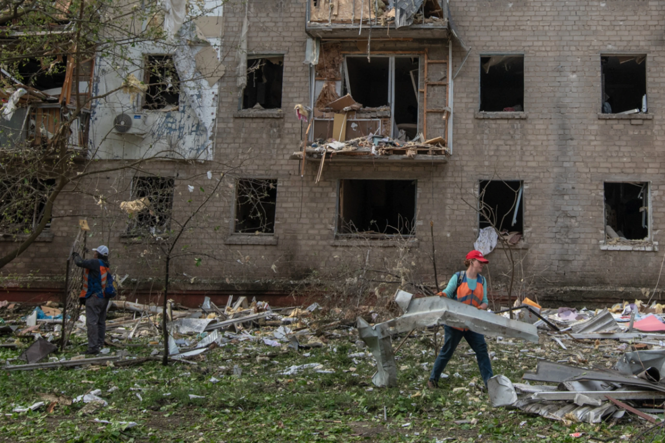 Russische Angriffe treffen immer wieder Wohnhäuser wie hier in Dnipro