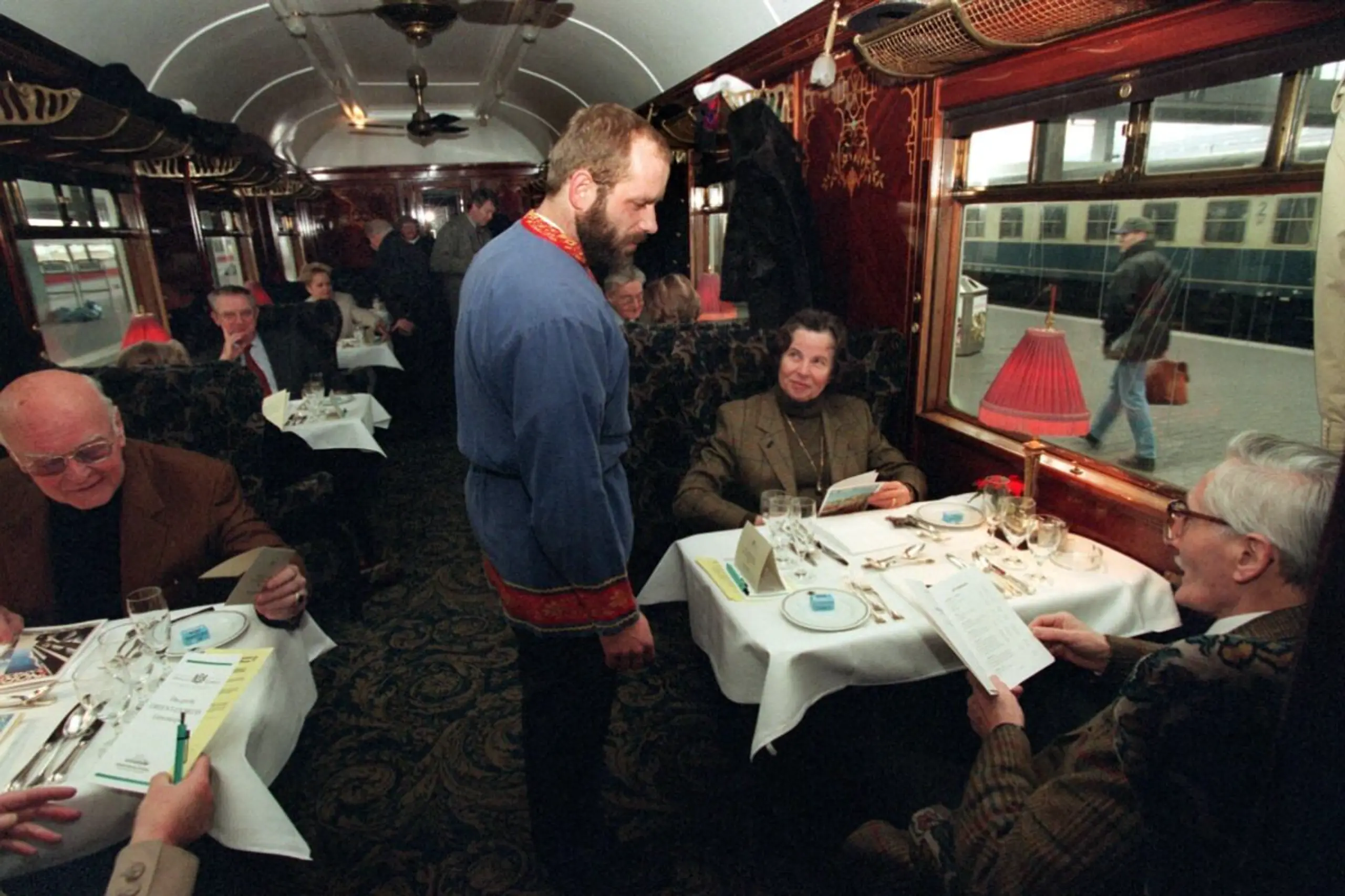 Der Luxuszug ist im Stil der 1960er-Jahre gestaltet (Symbolbild)
