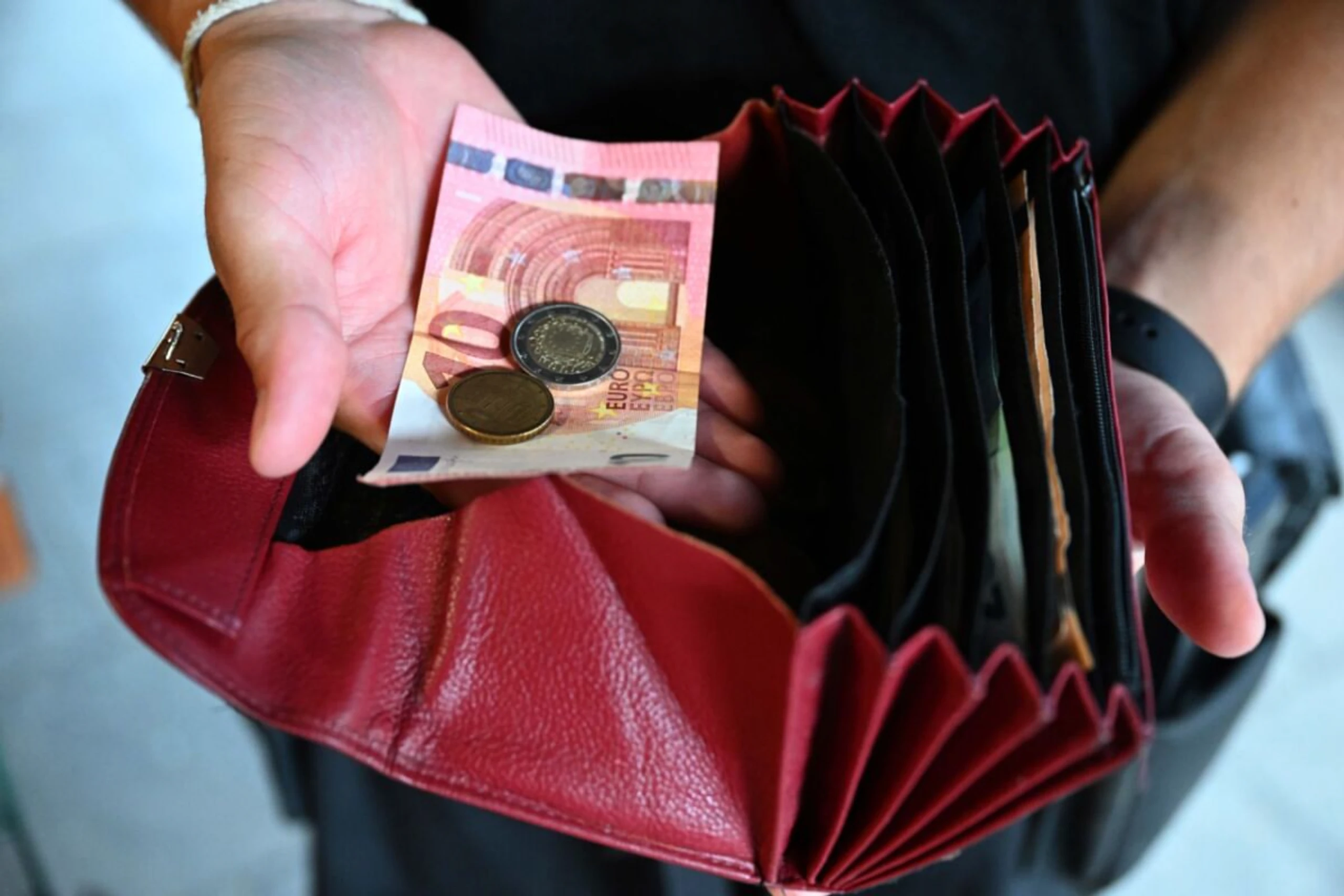 ++ ARCHIVBILD ++ Zähe Verhandlungen ums Geld