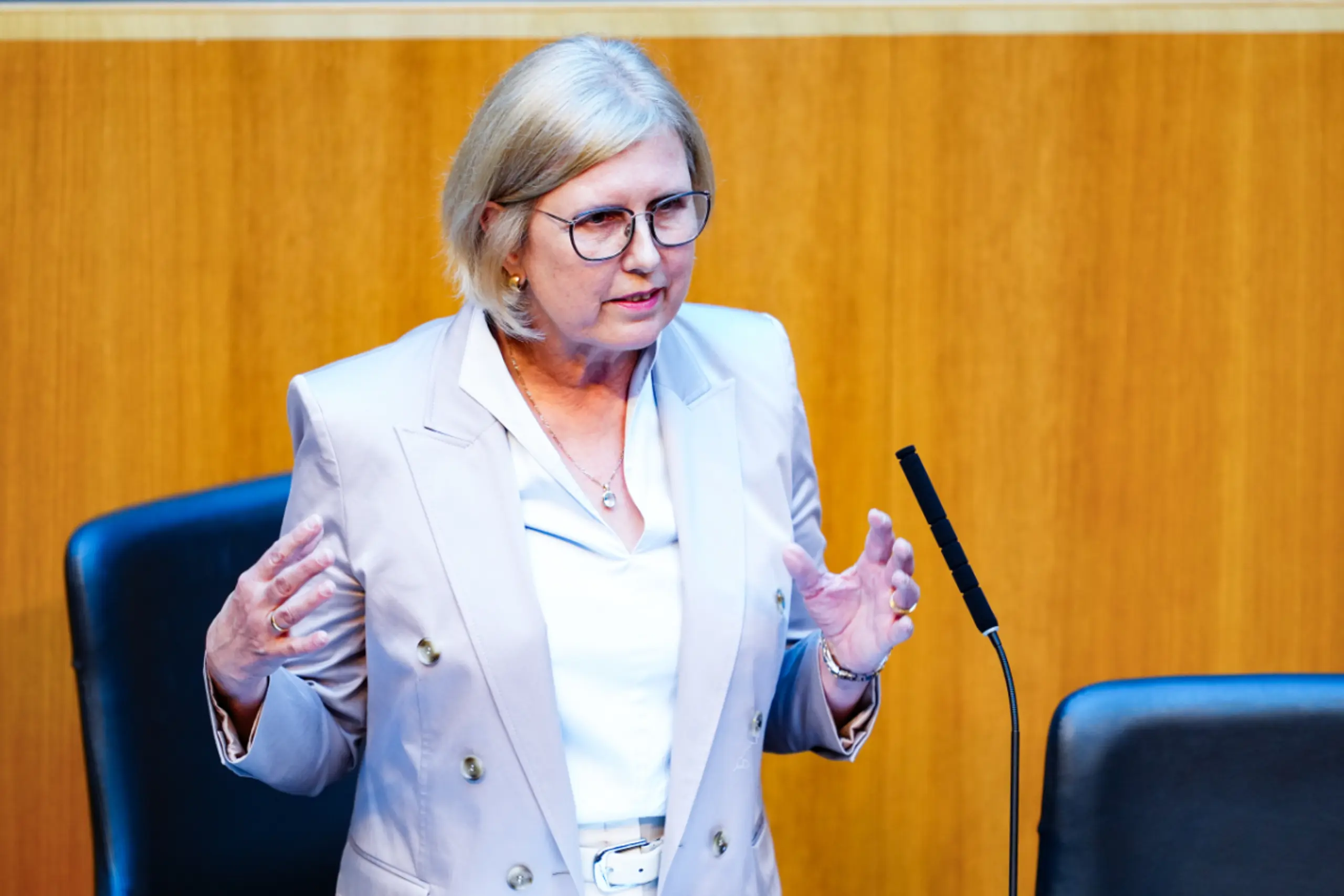 Kraker verlangt von der Regierung "Reformmut"
