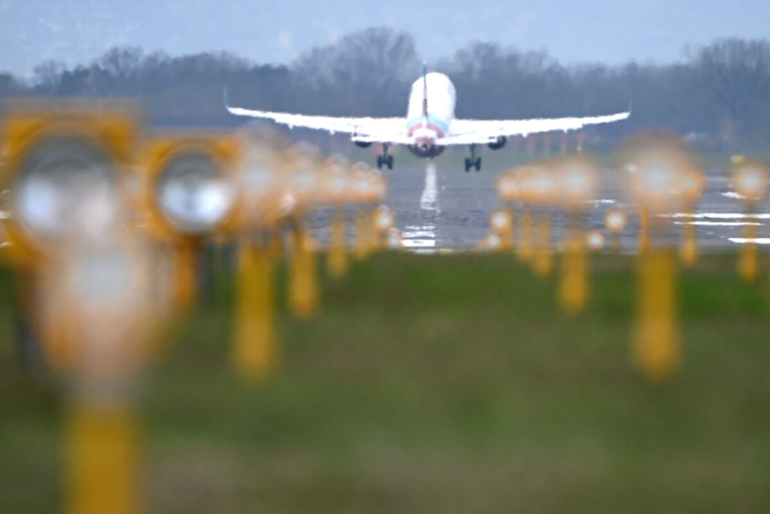 ++ ARCHIVBILD ++ Steuersenkung in Deutschland macht Eurowings-Tickets nicht billiger