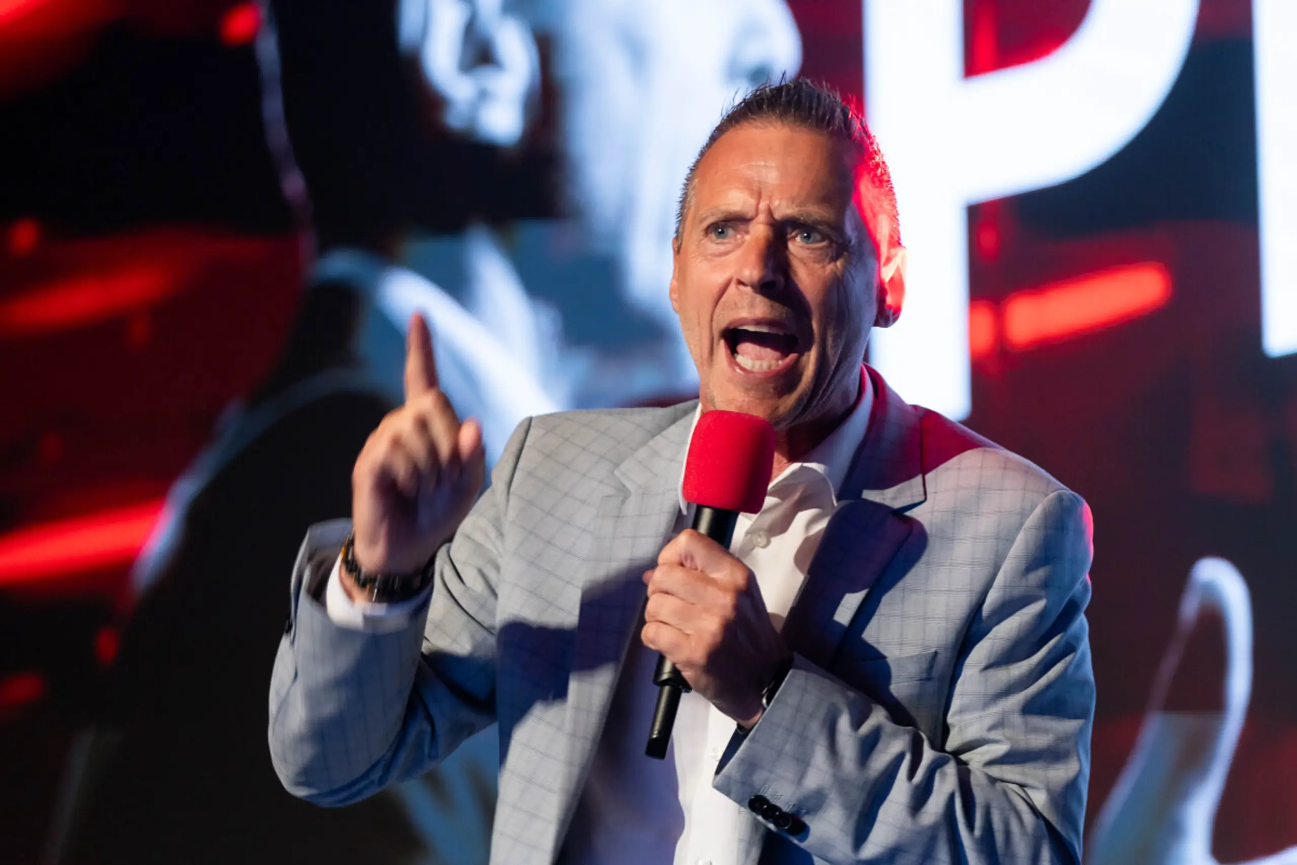 Der neue Salzburger SPÖ-Chef Peter Eder beim Parteitag