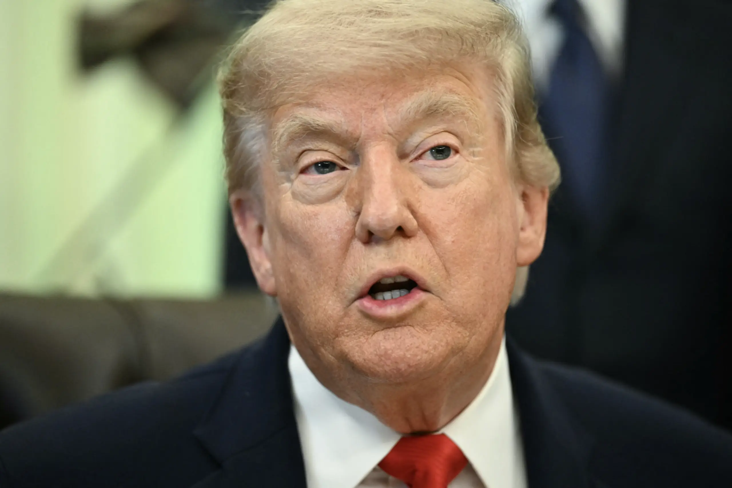 US-Präsident Trump feiert 80er mit Käfigkämpfen
