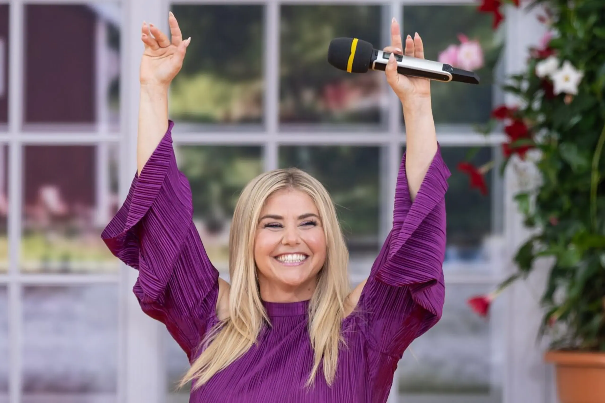 ++ ARCHIVBILD ++ Beatrice Egli freut sich über den neu eingeschlagenen Schauspielpfad