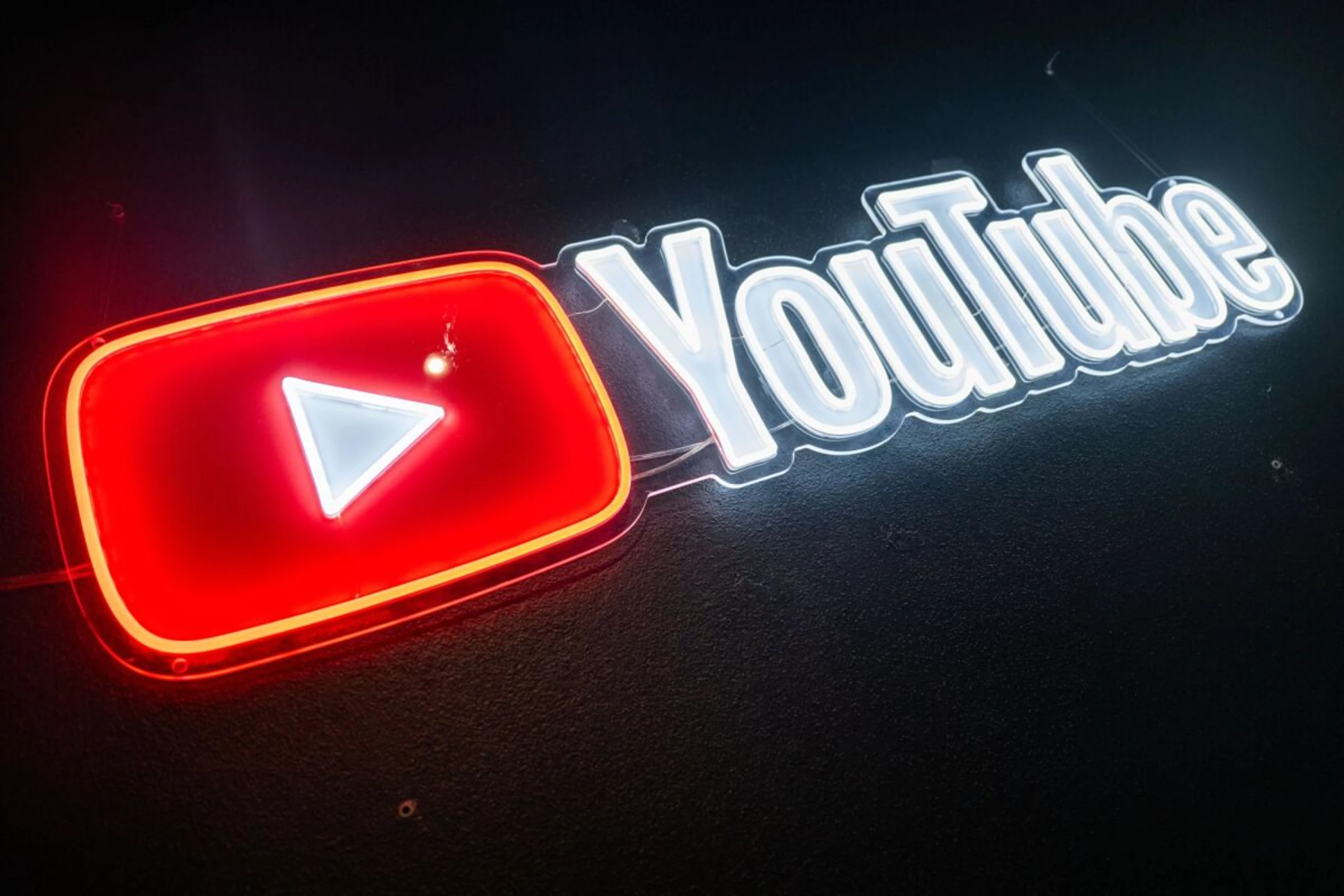 ++ ARCHIVBILD ++ 2019 war Schluss mit Youtube-Direktnachrichten, nun kommen sie zurück
