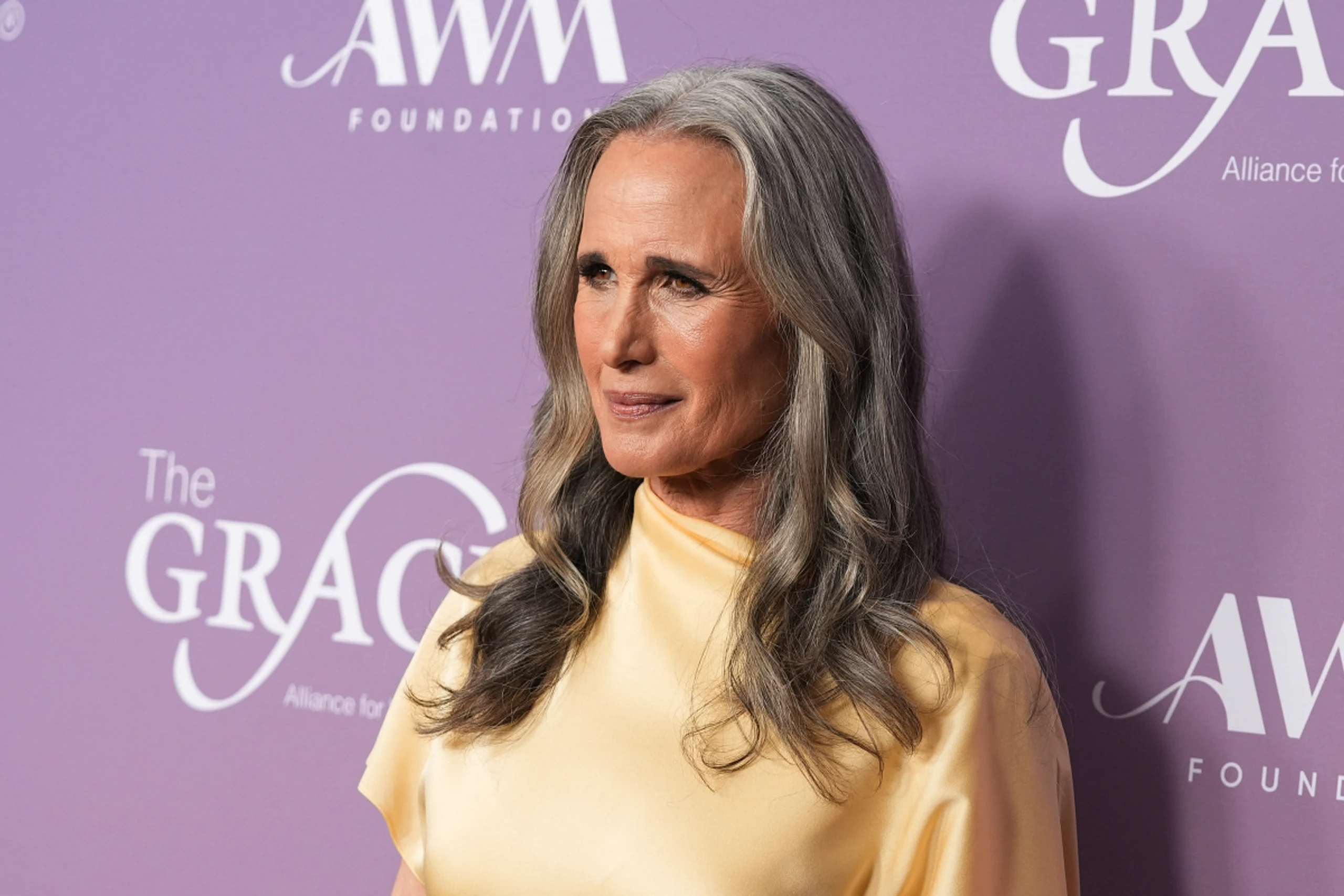 Andie MacDowell fragt Kinder um Rat