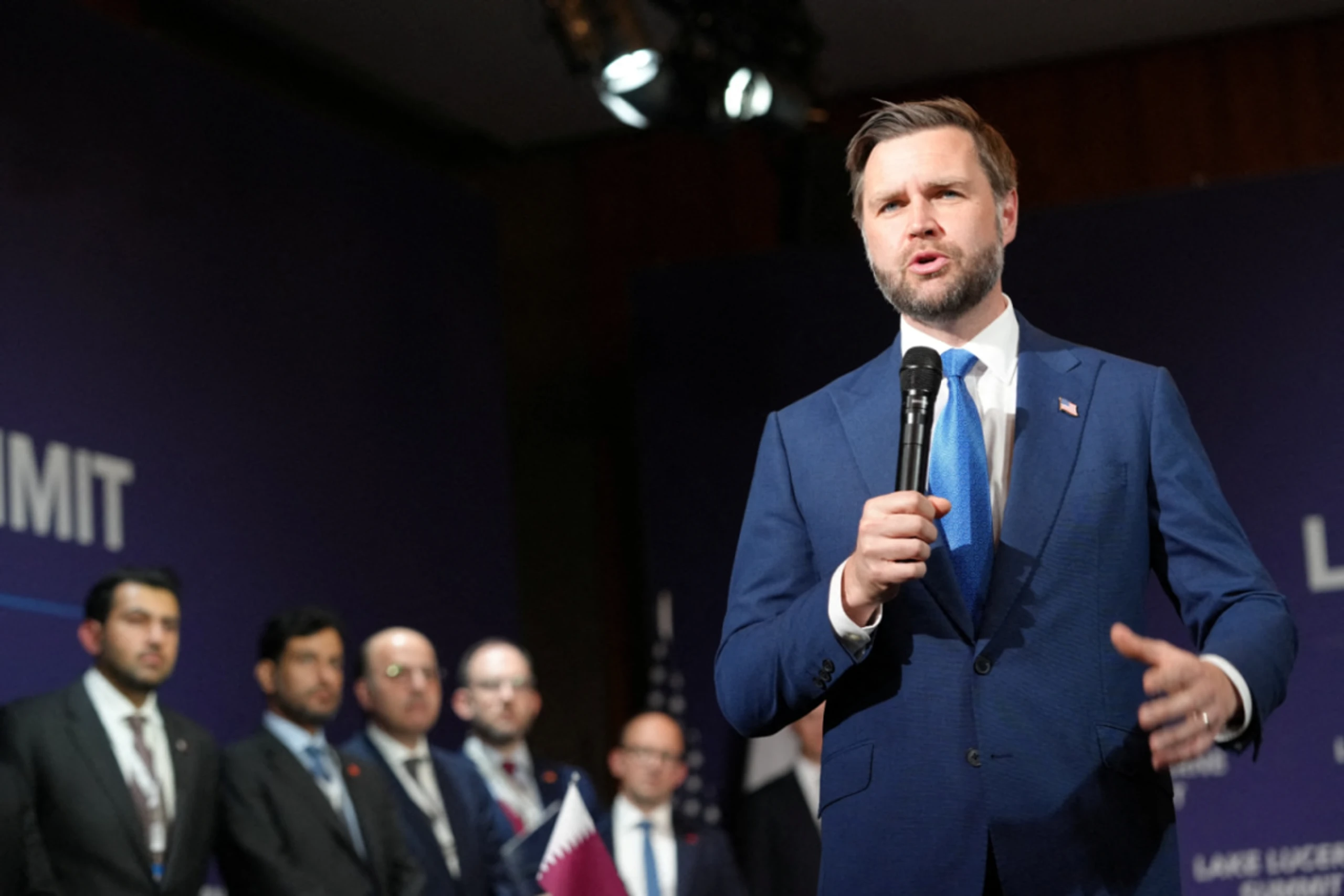 Vance verbreitet zum Auftakt Optimismus