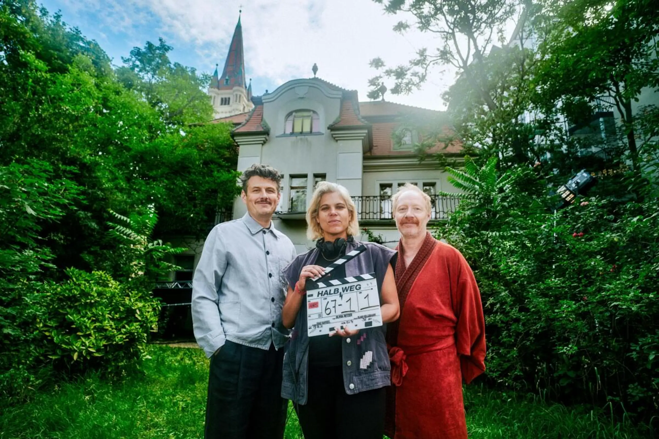 Rubey, Retzer und Schwarz vor "ihrer" Villa