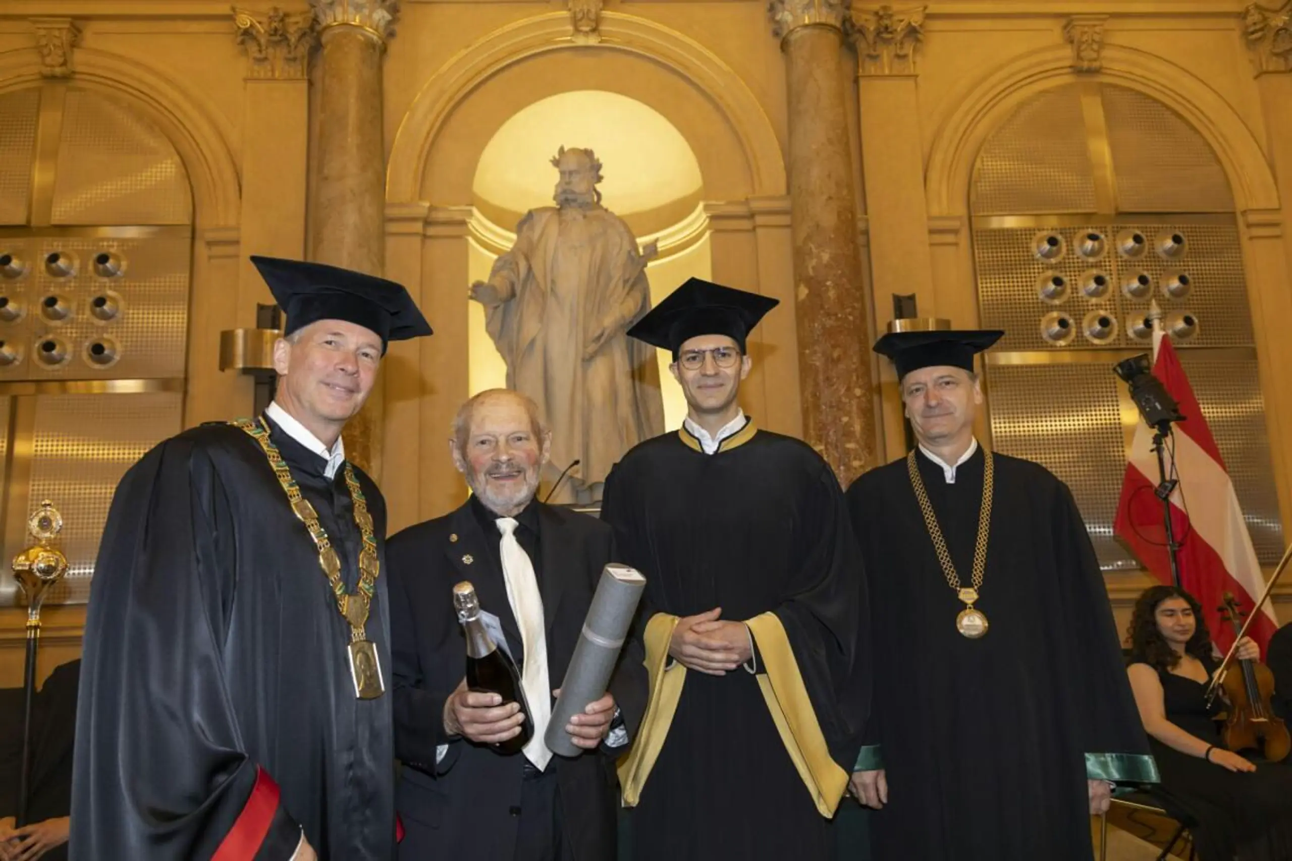Promovend Eugen Gross (2. v.l.)
