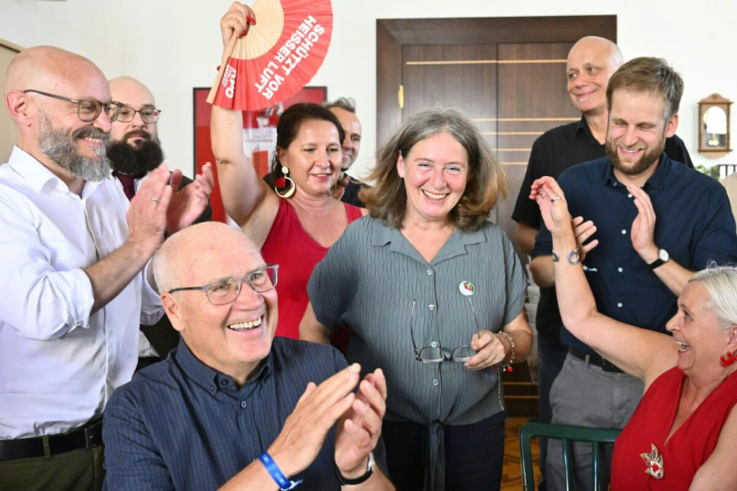 Bürgermeisterin Elke Kahr (KPÖ, Mitte) und Ernest Kaltenegger (links)